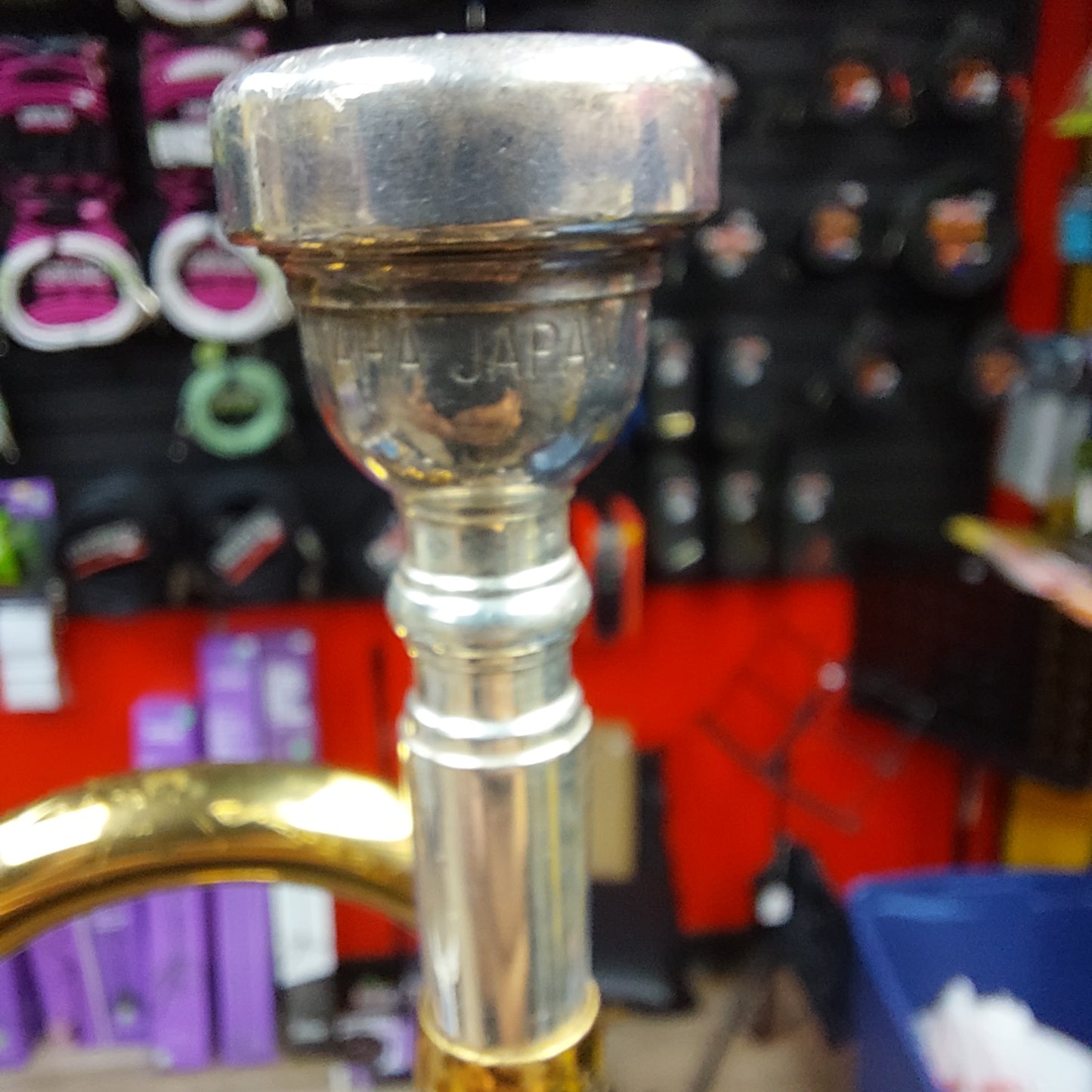 1998 Yamaha YTR2325 Trumpet w/ Yamaha 11C4-7C Mouthpiece & Hardcase "Made In Japan"