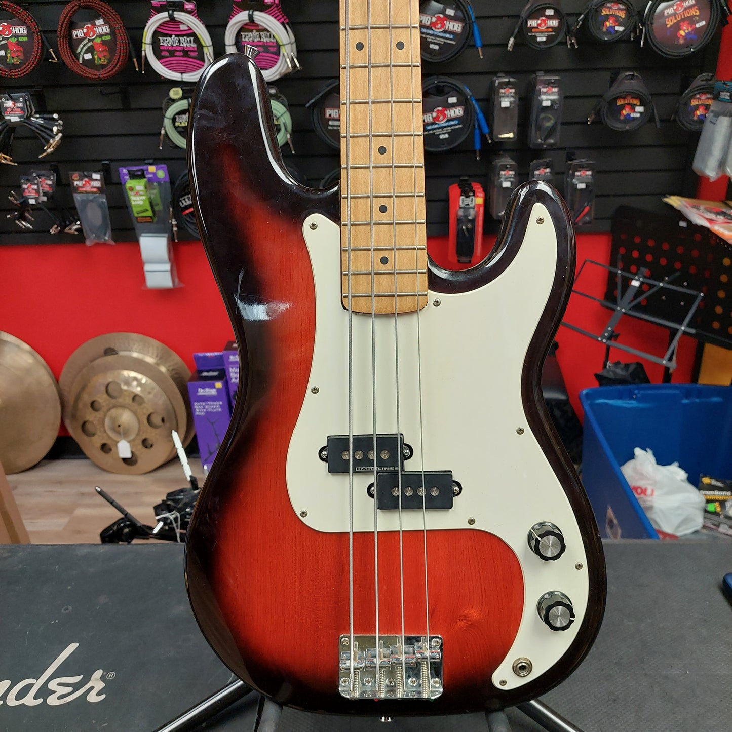 BASSLINES 4-String P BASS GUITAR (USED)