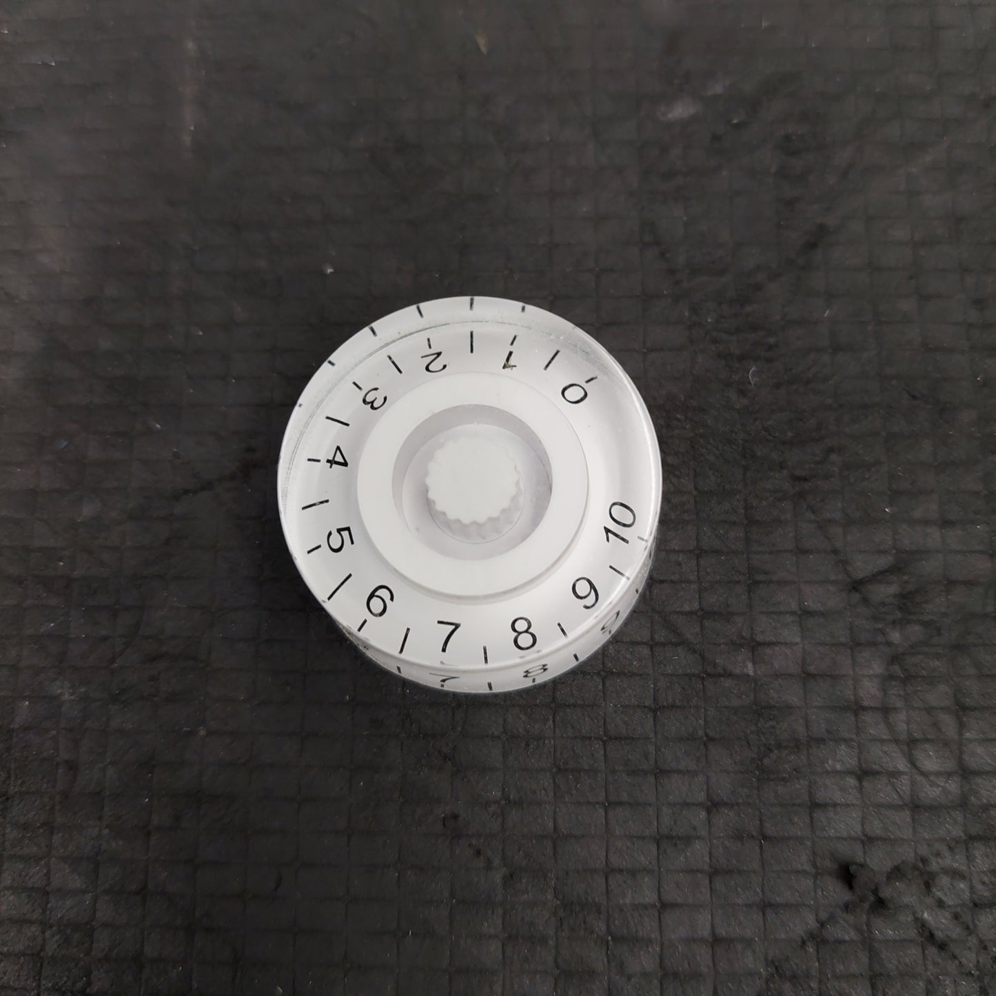 Electric Guitar Volume/Tone Control Knob - Plastic - White