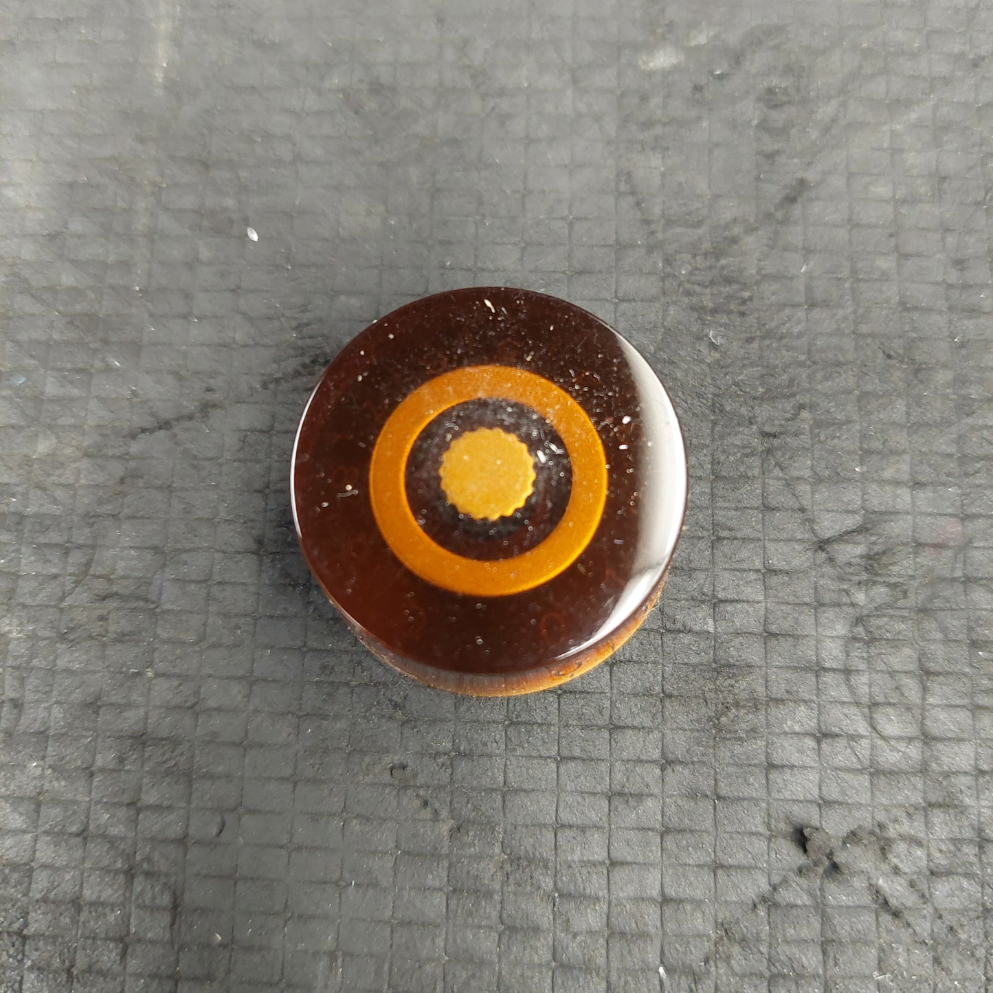 Electric Guitar Volume/Tone Control Knob - Plastic - Amber