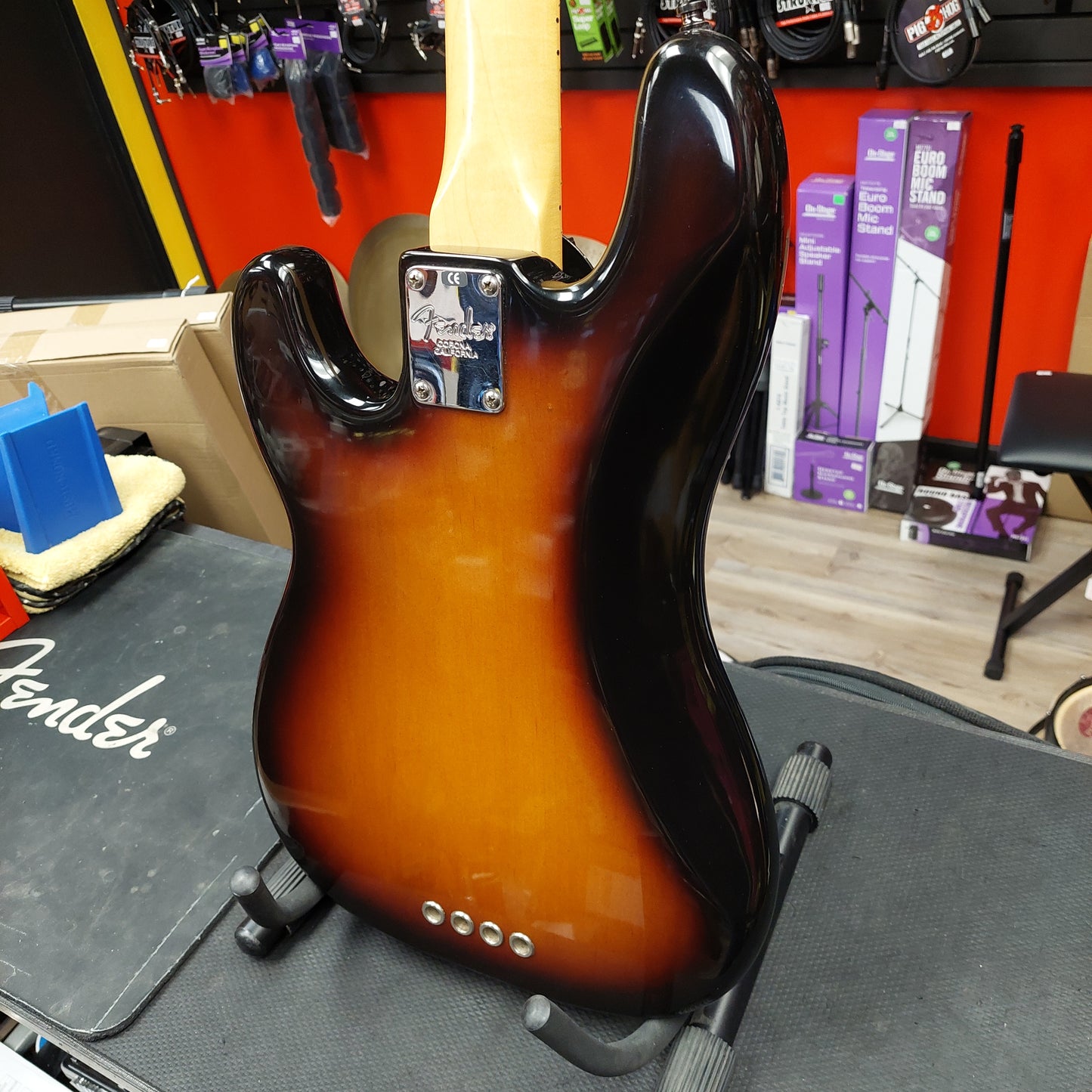 1999 Fender American Standard 4-String P-Bass - 2 Tone Sunburst w/ Hard Case SN# N9400139