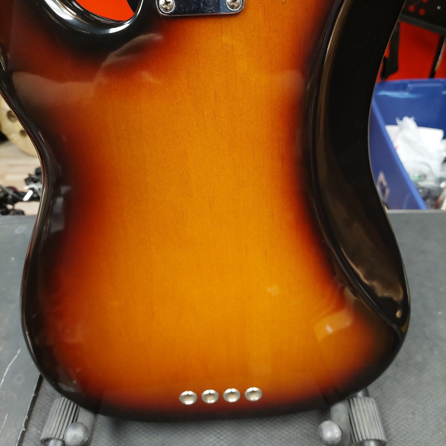 1999 Fender American Standard 4-String P-Bass - 2 Tone Sunburst w/ Hard Case SN# N9400139