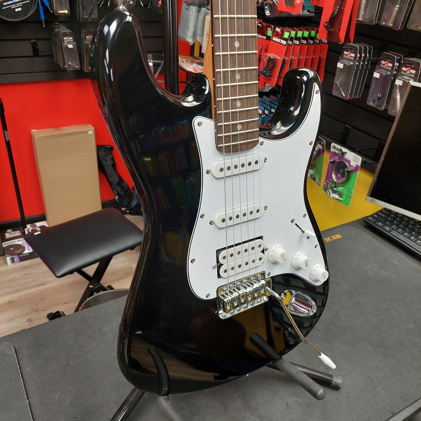 EASTROCK Electric Guitar - Black w/ Gig Bag SN # JD202201262000
