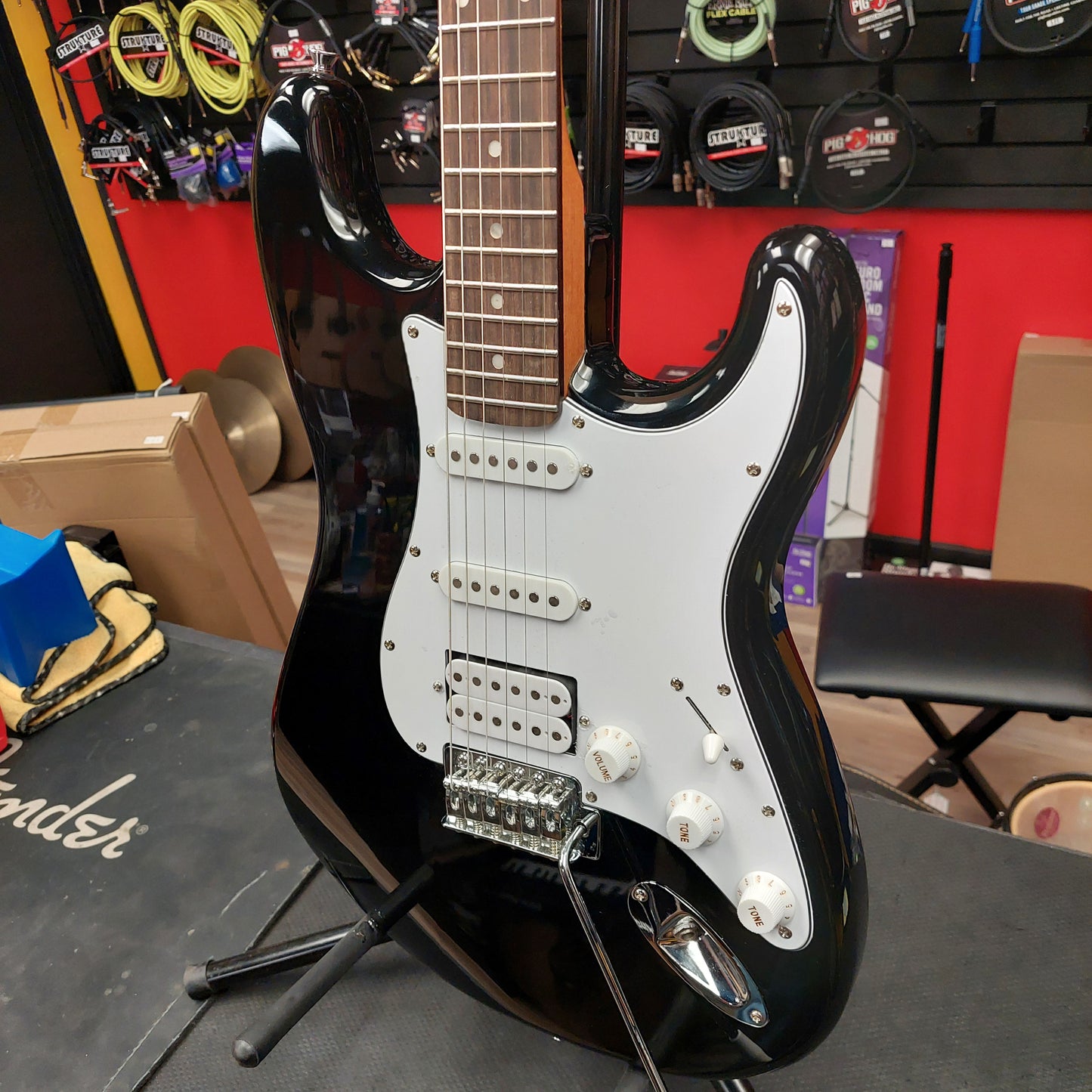 EASTROCK Electric Guitar - Black w/ Gig Bag SN # JD202201262000