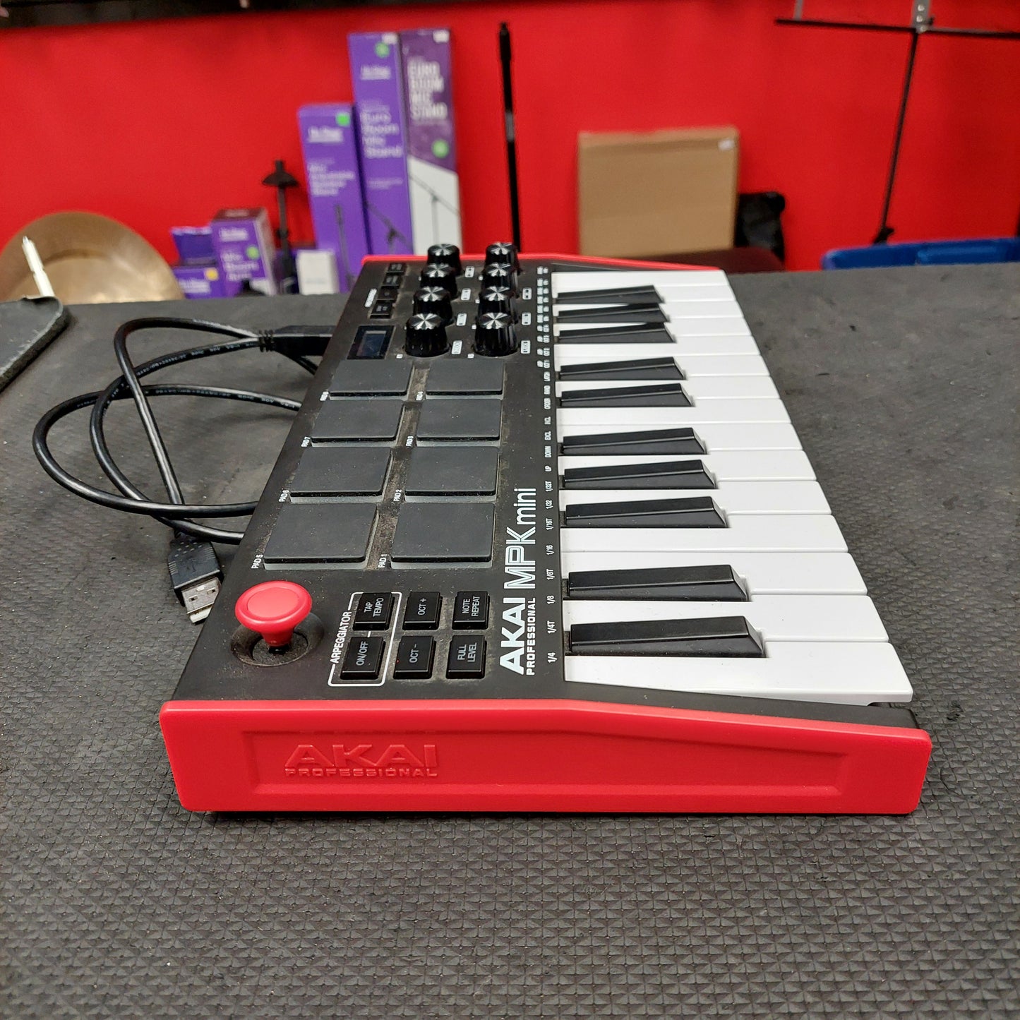 AKAI MPK mini Midi Keyboard (USED) SN# (21)E82307248730121