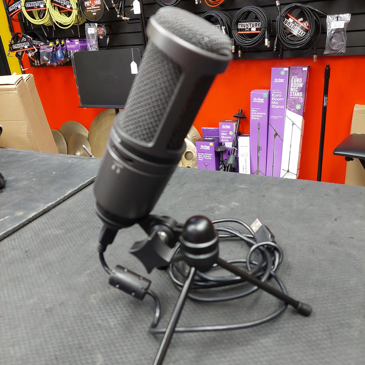 Audio Technica AT2020USB+ Cardioid Condenser Microphone w/ Tripod Stand & USB Cable (USED)