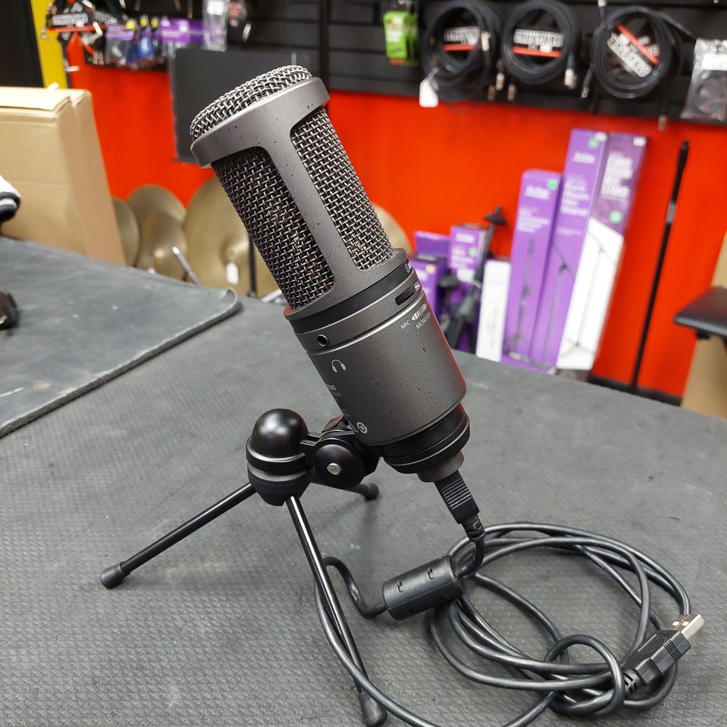 Audio Technica AT2020USB+ Cardioid Condenser Microphone w/ Tripod Stand & USB Cable (USED)