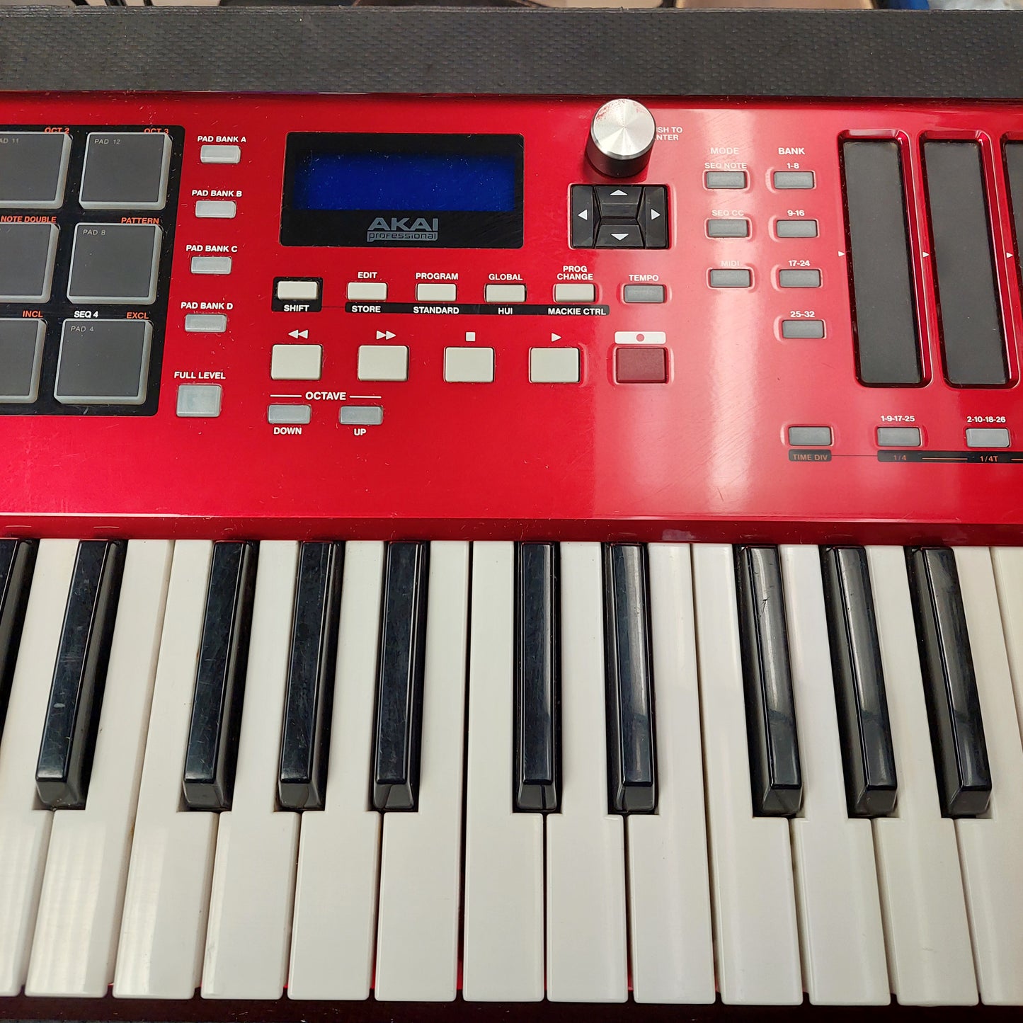 Akai Professional Max49 USB/MIDI/OV Keyboard Controller (USED) "Broken Knob Sold As Is"
