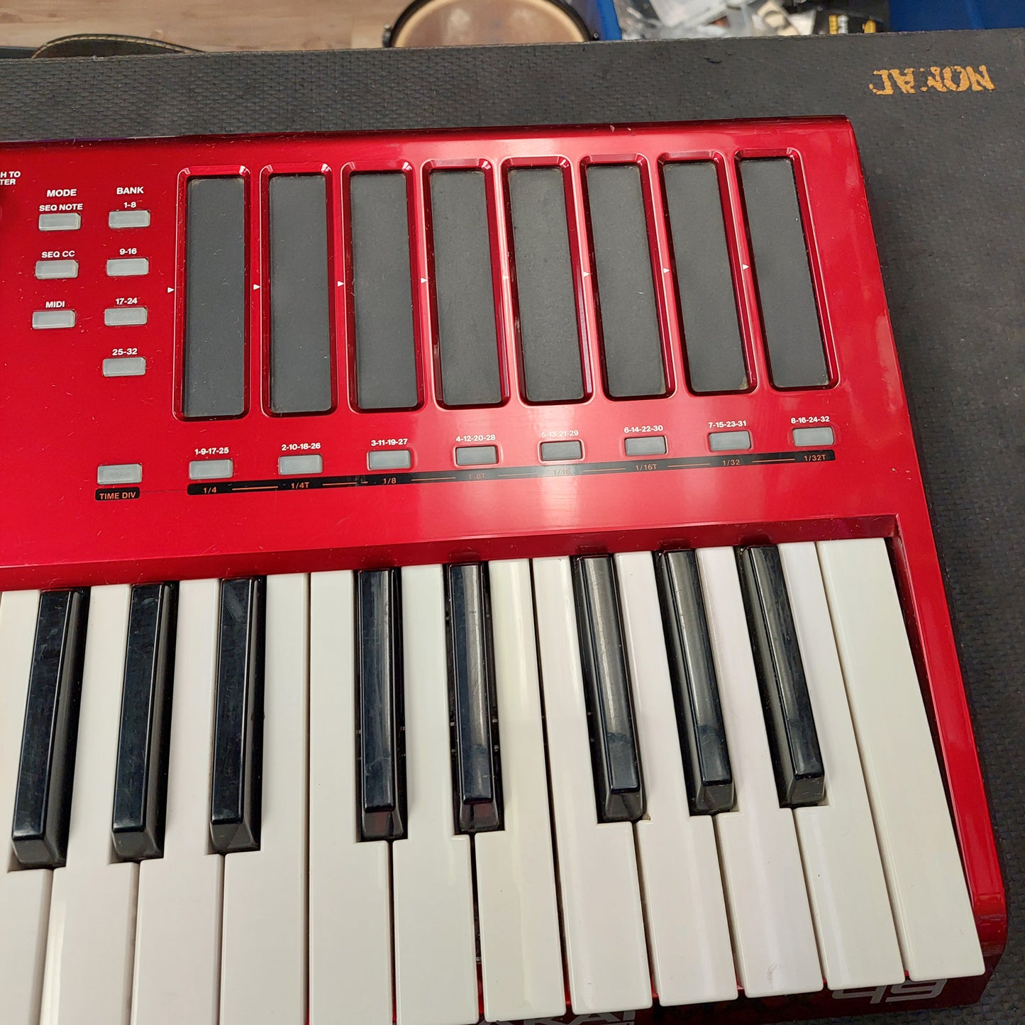 Akai Professional Max49 USB/MIDI/OV Keyboard Controller (USED) "Broken Knob Sold As Is"