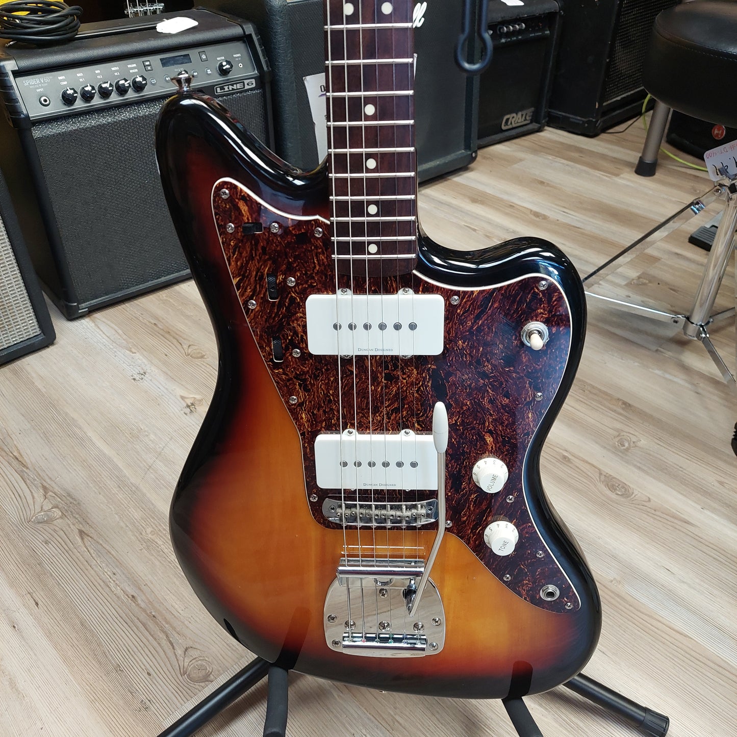 2015 SQUIER VINTAGE MODIFIED JAZZMASTER ELECTRIC GUITAR - SUNBURST SN# ICS15142100