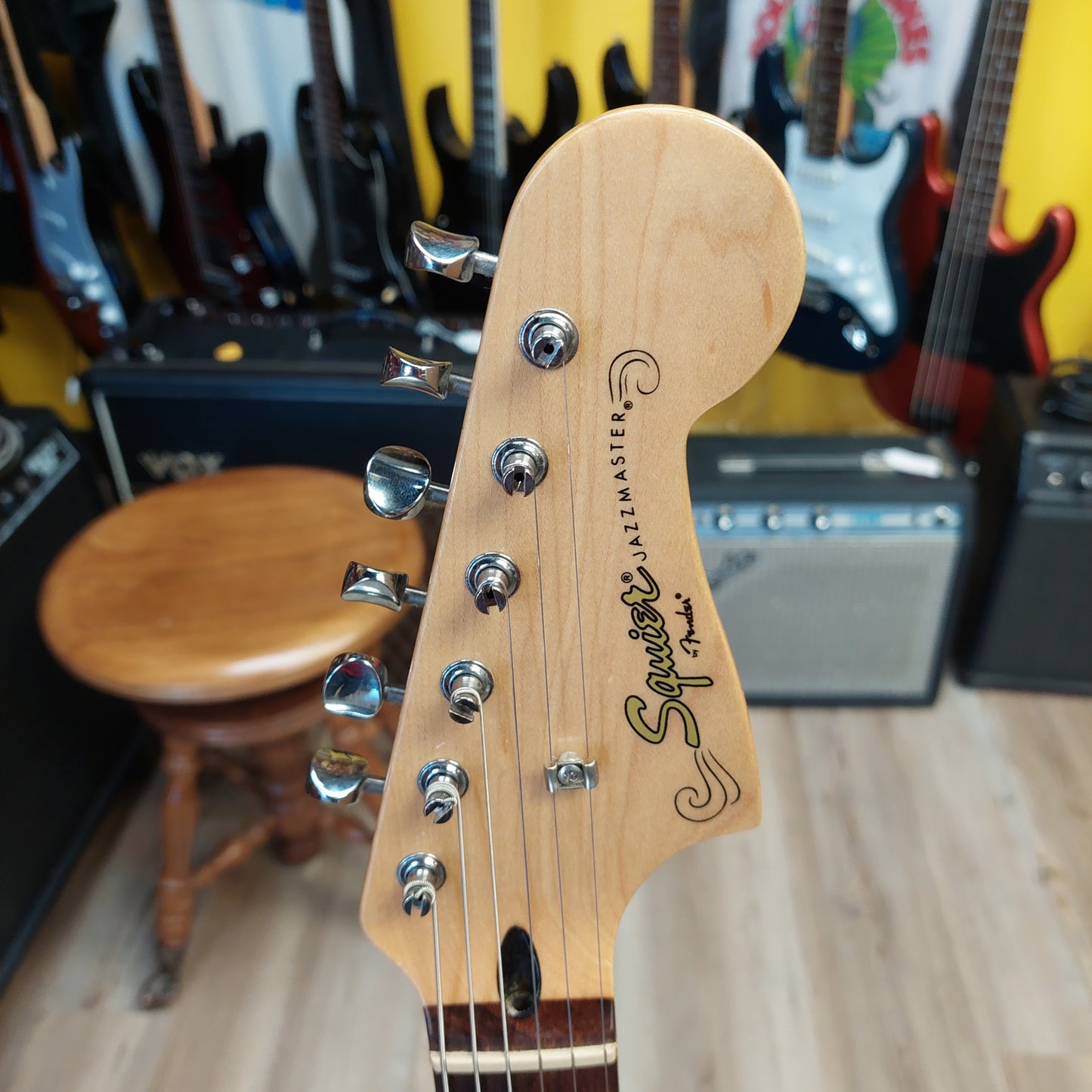2015 SQUIER VINTAGE MODIFIED JAZZMASTER ELECTRIC GUITAR - SUNBURST SN# ICS15142100