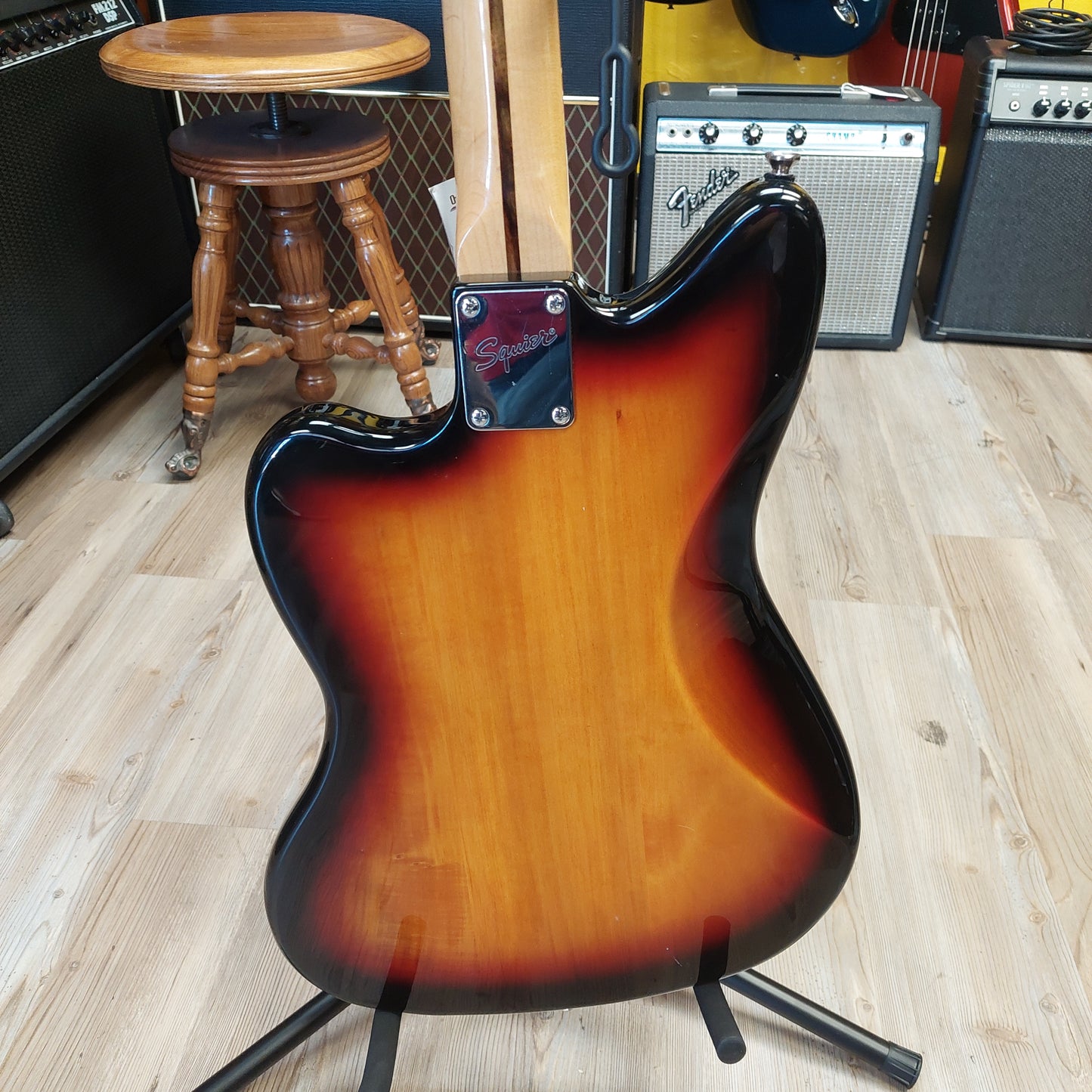 2015 SQUIER VINTAGE MODIFIED JAZZMASTER ELECTRIC GUITAR - SUNBURST SN# ICS15142100