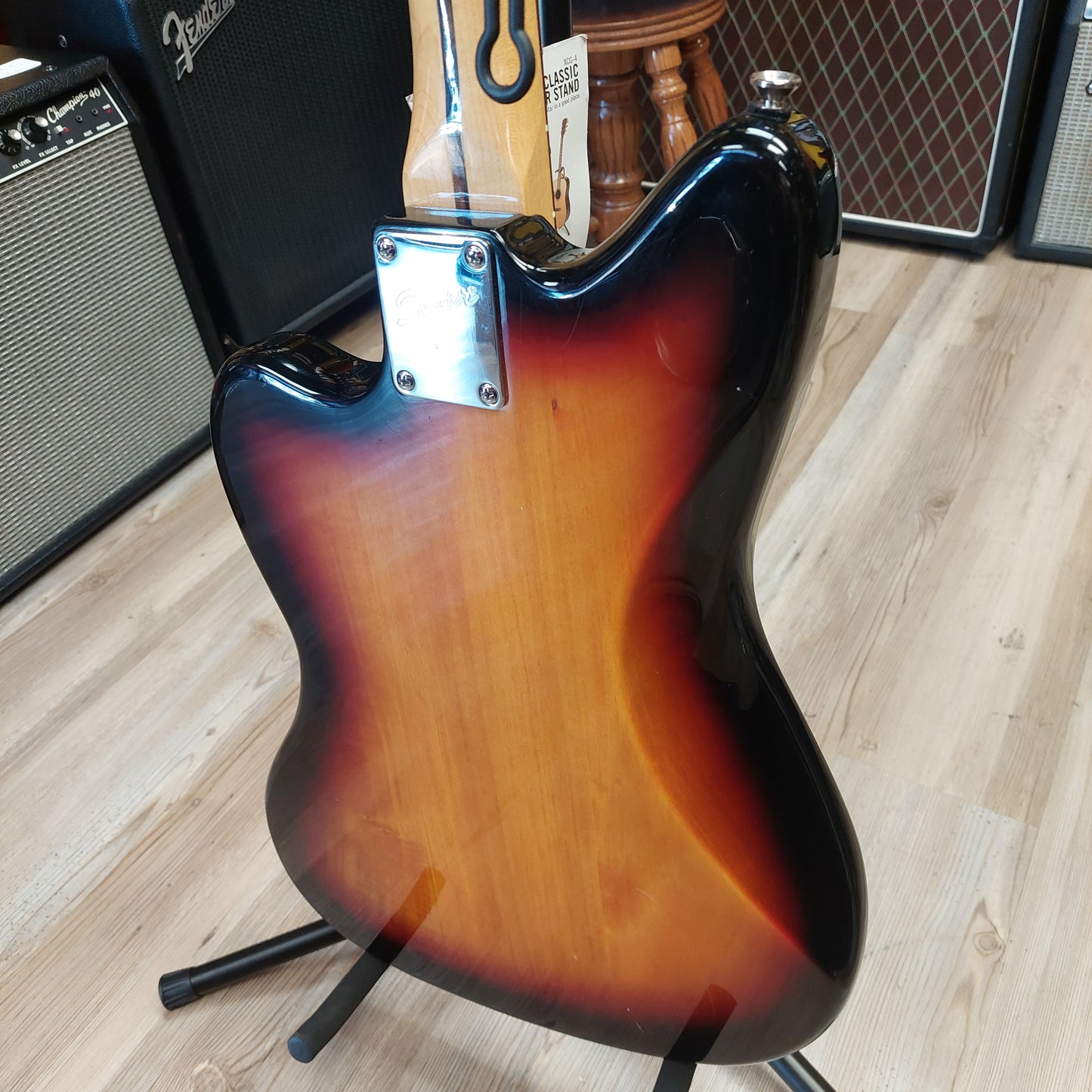 2015 SQUIER VINTAGE MODIFIED JAZZMASTER ELECTRIC GUITAR - SUNBURST SN# ICS15142100