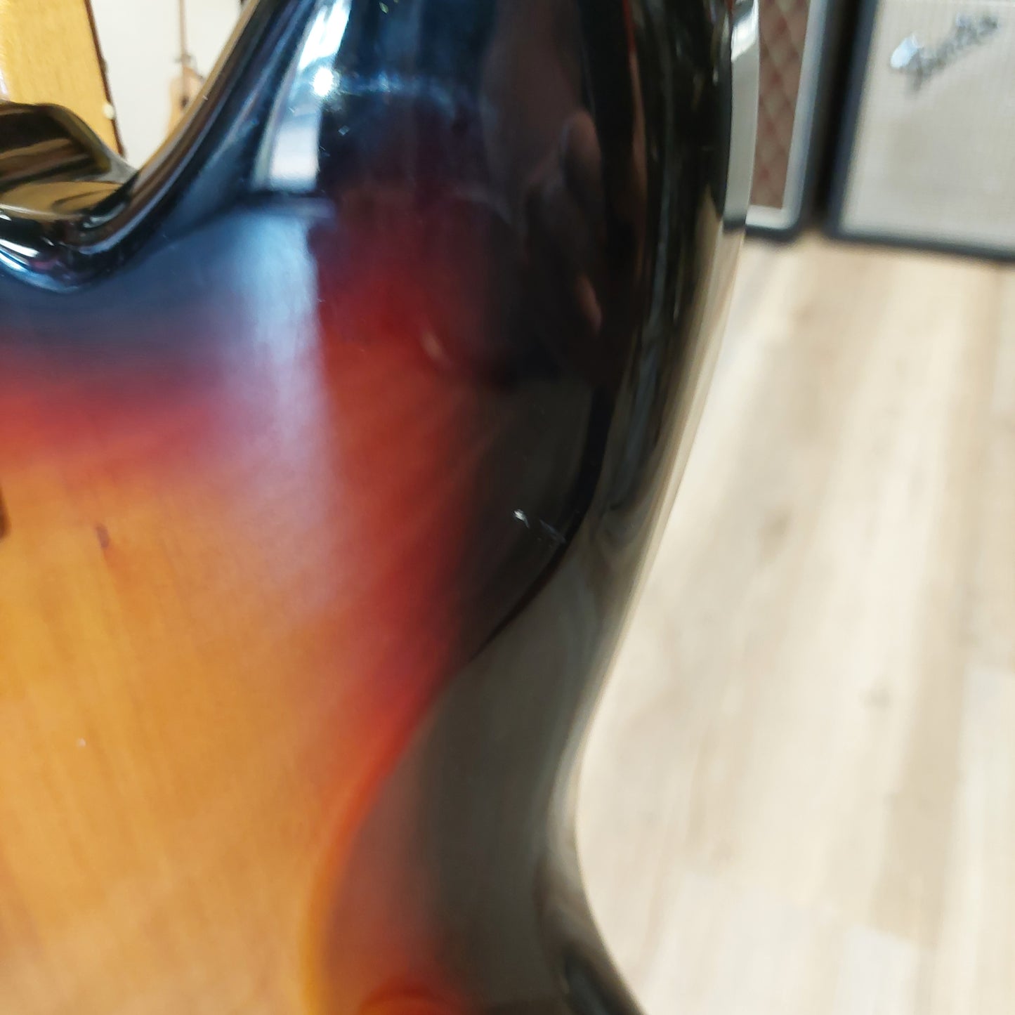 2015 SQUIER VINTAGE MODIFIED JAZZMASTER ELECTRIC GUITAR - SUNBURST SN# ICS15142100