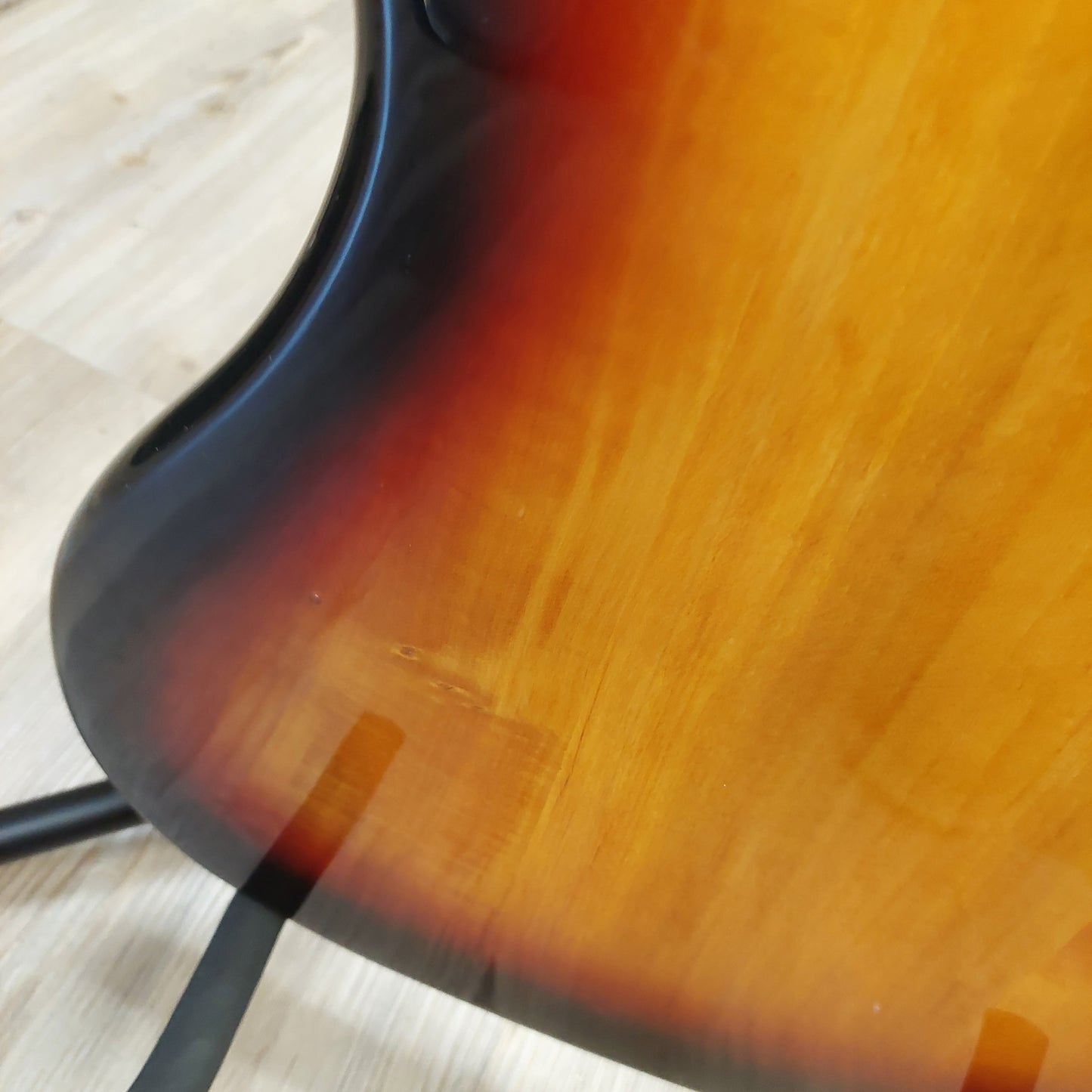 2015 SQUIER VINTAGE MODIFIED JAZZMASTER ELECTRIC GUITAR - SUNBURST SN# ICS15142100