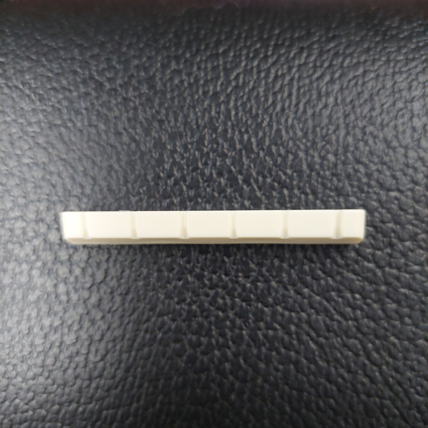 Classical Guitar Nut Plastic 52.5 x 6 x 9.3-8.8 - Ivory