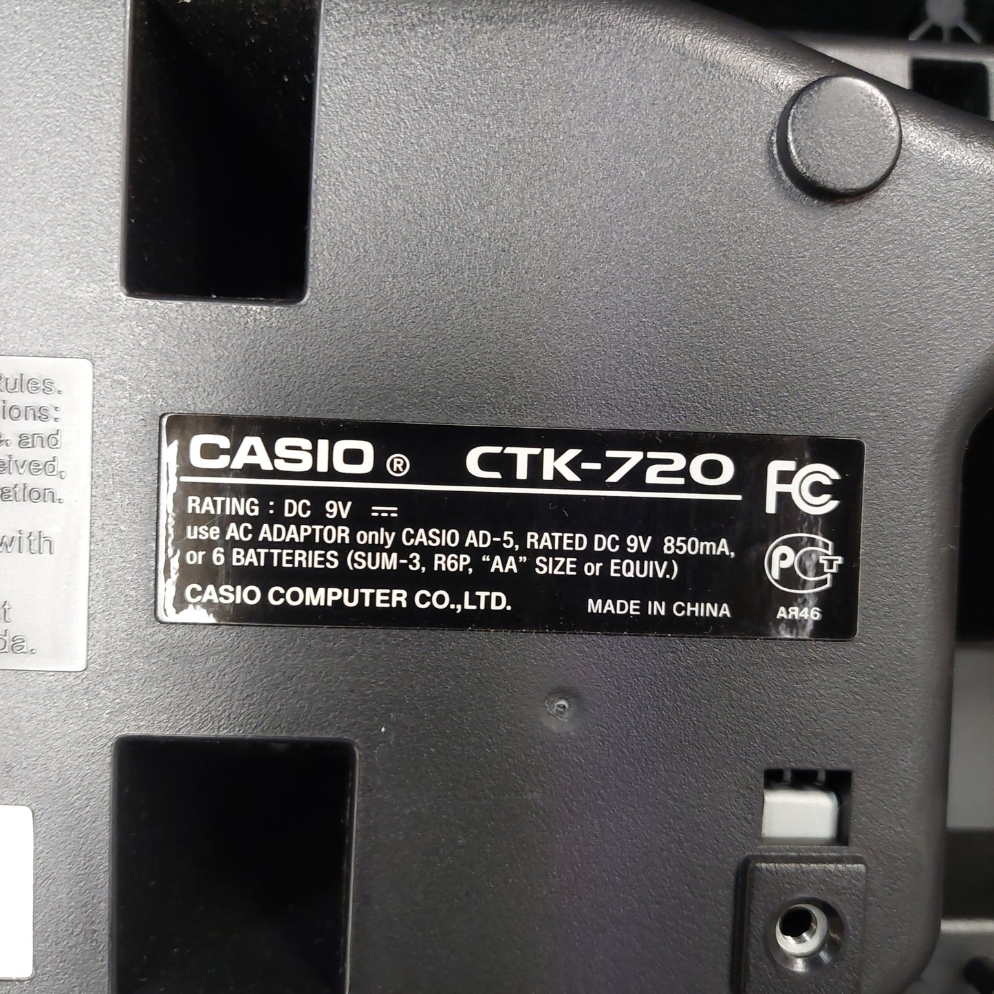 Casio CTK-720 61-Key Portable Keyboard w/ Power Supply & Windsor Gig Bag (USED)