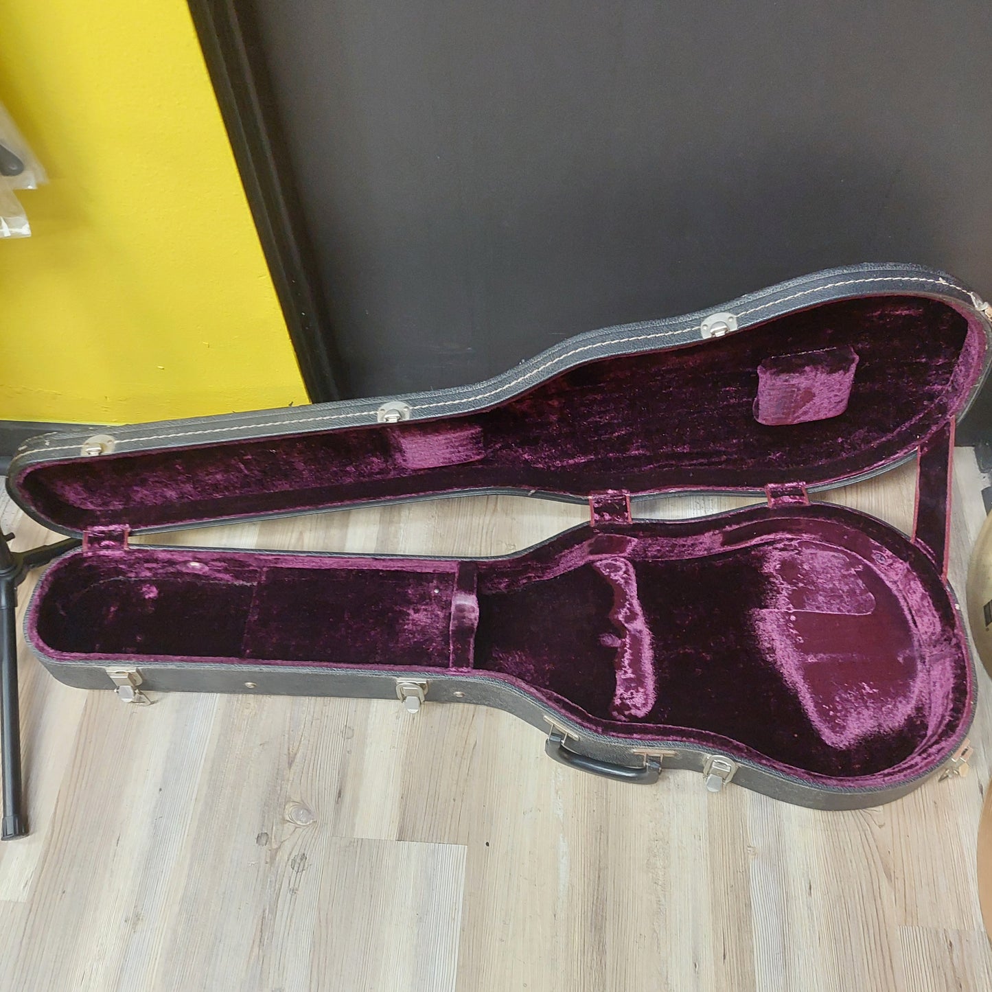1979-1983 THC Tom Holmes Double Cutaway Electric Guitar - Red w/ Hard Case "Made In USA" (Not Original Pickups)