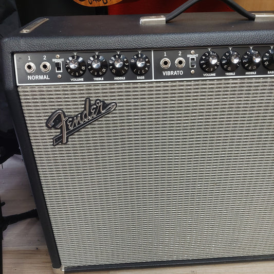 2000's Fender Twin Reverb Guitar Combo Amplifier w/ Footswitch (USED) "Made In USA"