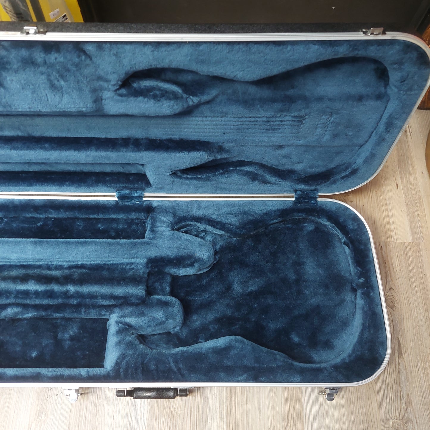 Ibanez Electric Guitar Hard Case - Black (USED)