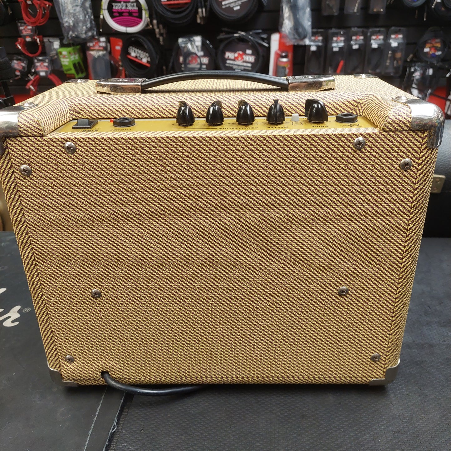 Rogue V15G 15W 1x6.5 Guitar Combo Amplifier - Tweed (USED)