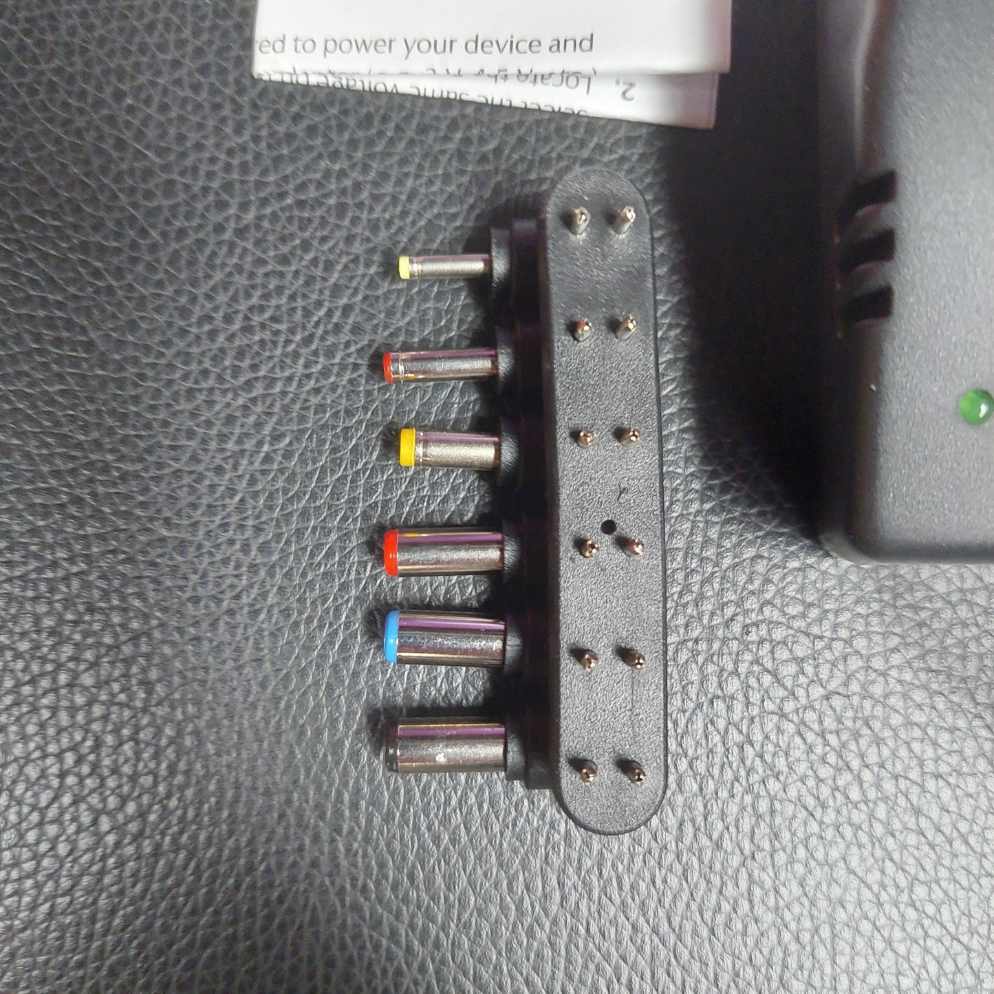 Hosa ACD-477 AC UNIVERSAL POWER ADAPTOR SELECTABLE VDC 1.2A (Open Box)