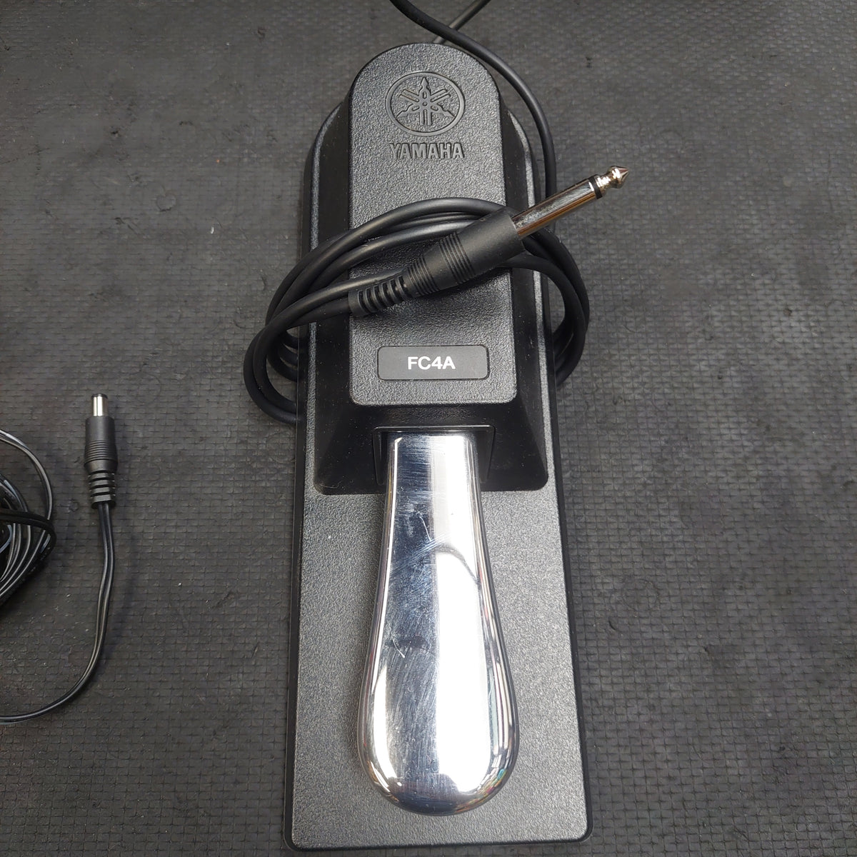Yamaha PSR-EW310 76-Key Keyboard w/ Power Adaptor & Sustain Pedal (USED)