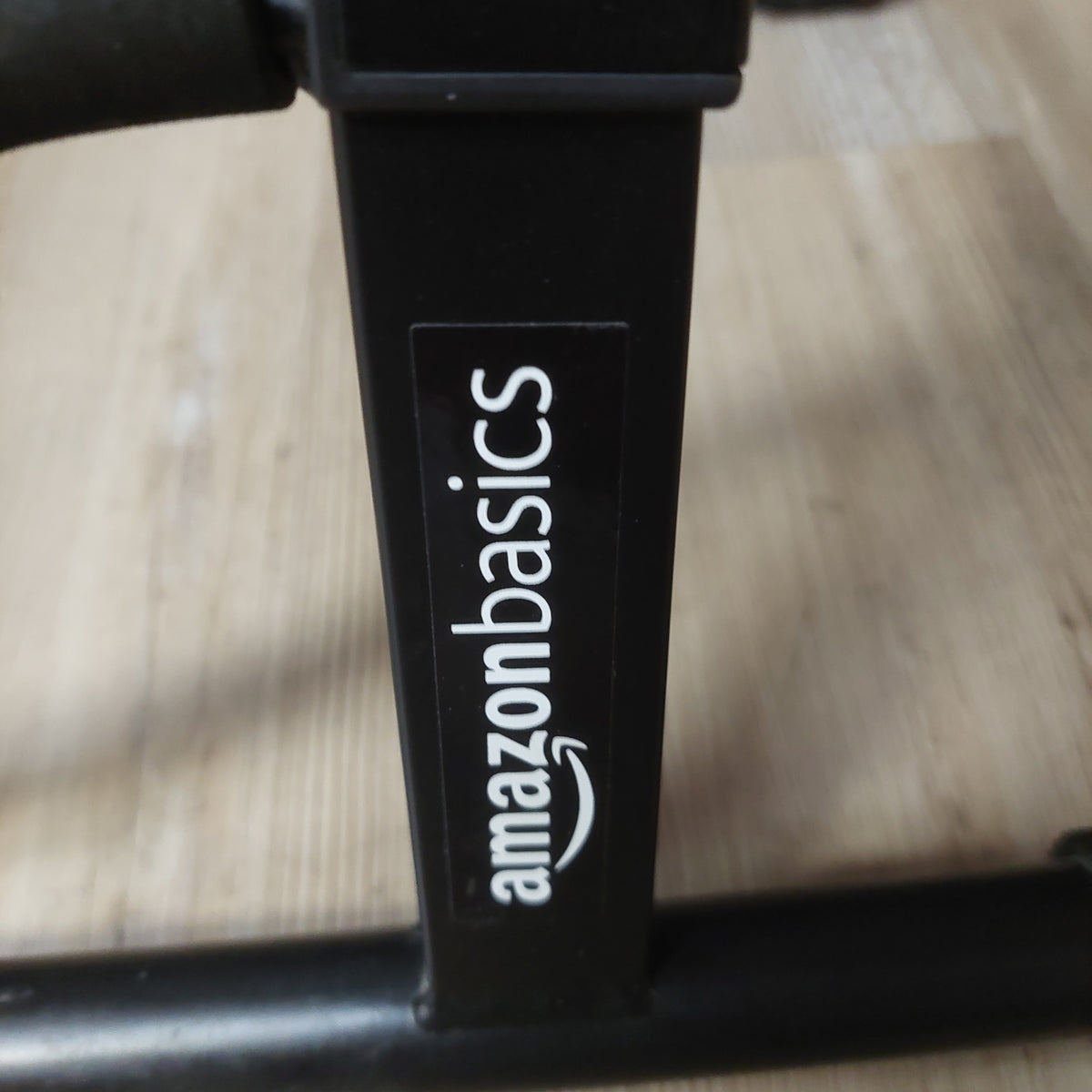 Amazon Basics Folding A-Shape Guitar Stand - Black (USED)