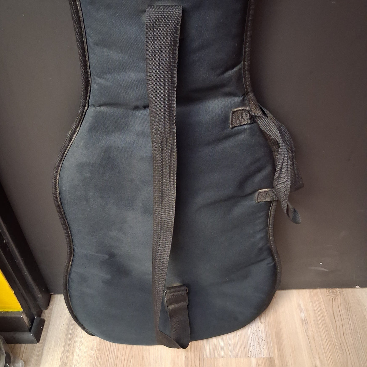 Levy's Electric Guitar Gig Bag - Black (USED)