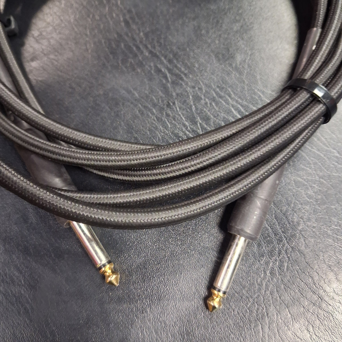 Strukture Instrument Cable 10-Feet Straight To Straight - Black (USED)