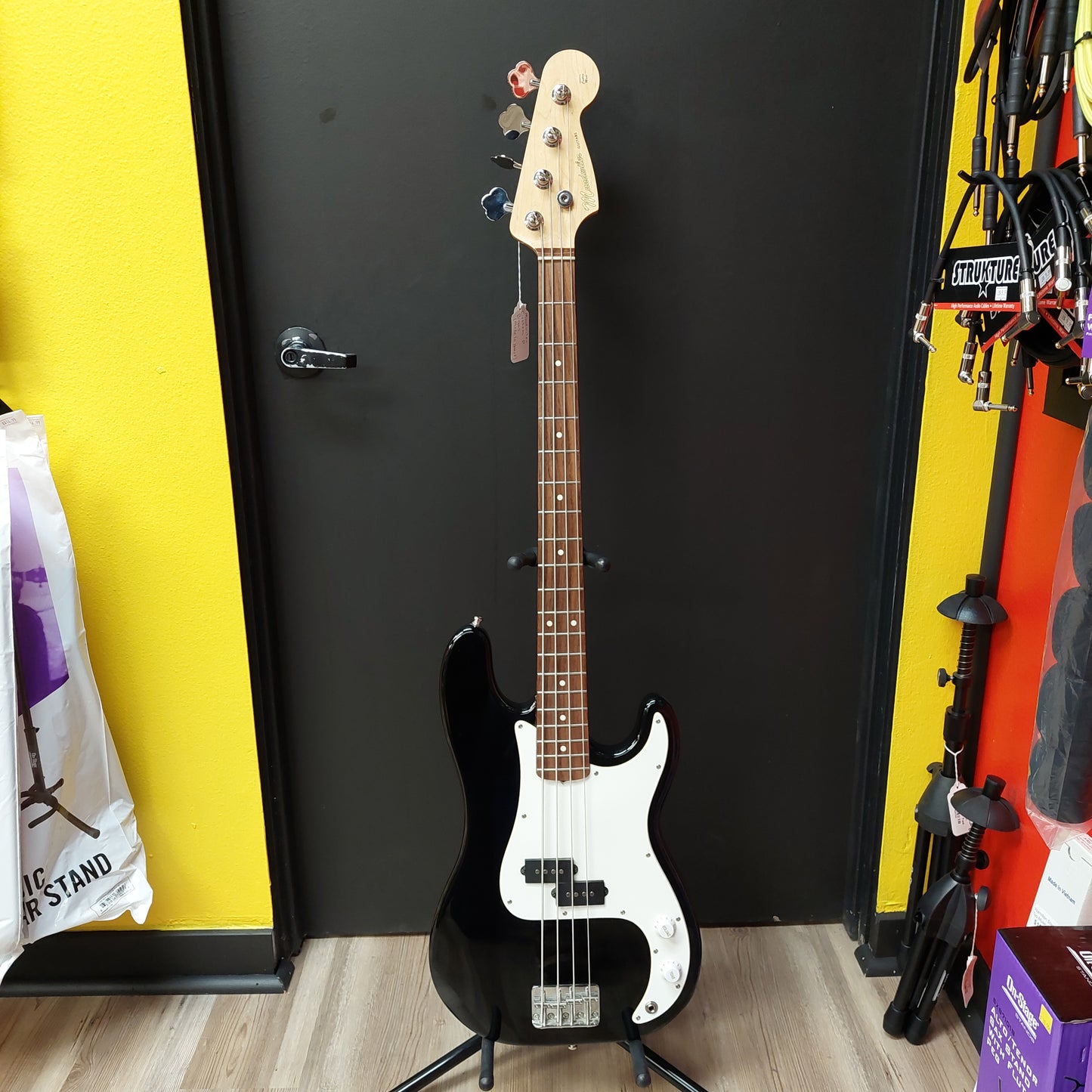 Mundwiler Custom P Bass (MADE IN HEMET)
