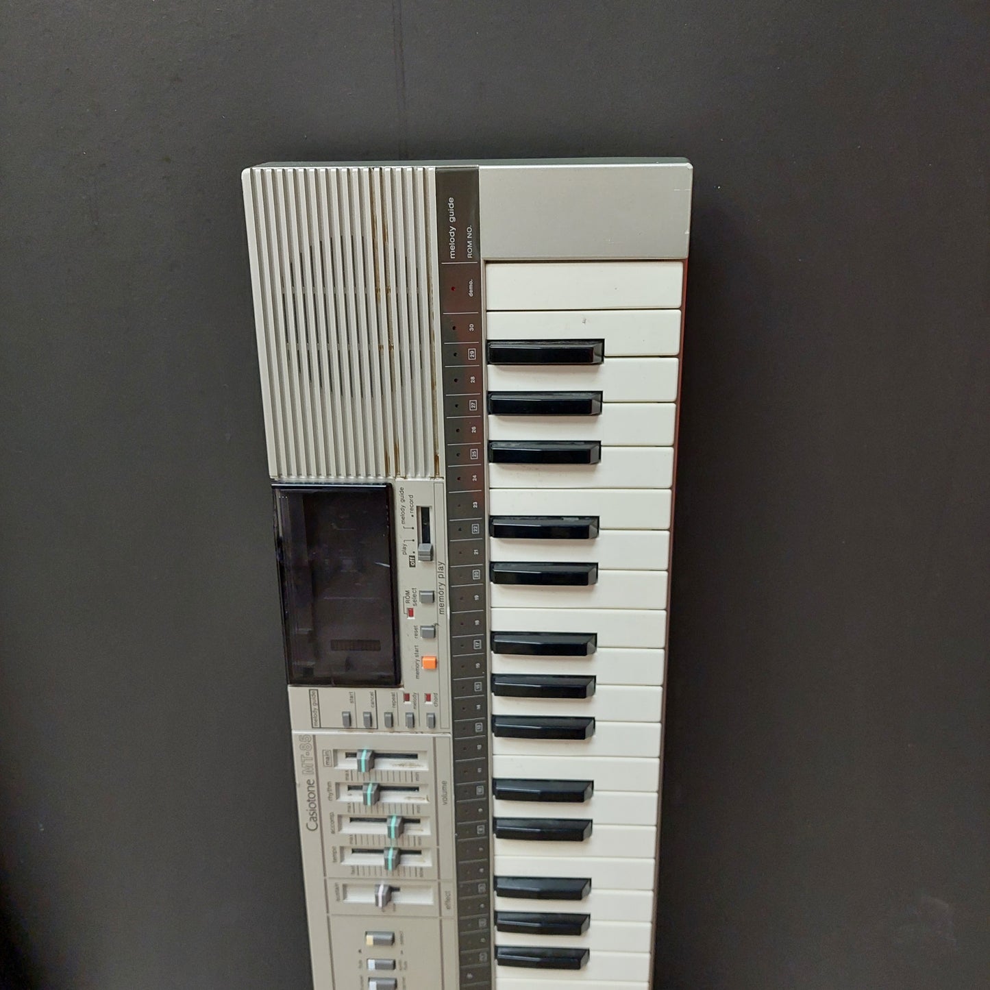 1980's Casio MT-85 Keyboard 49-Key "Made In Japan"