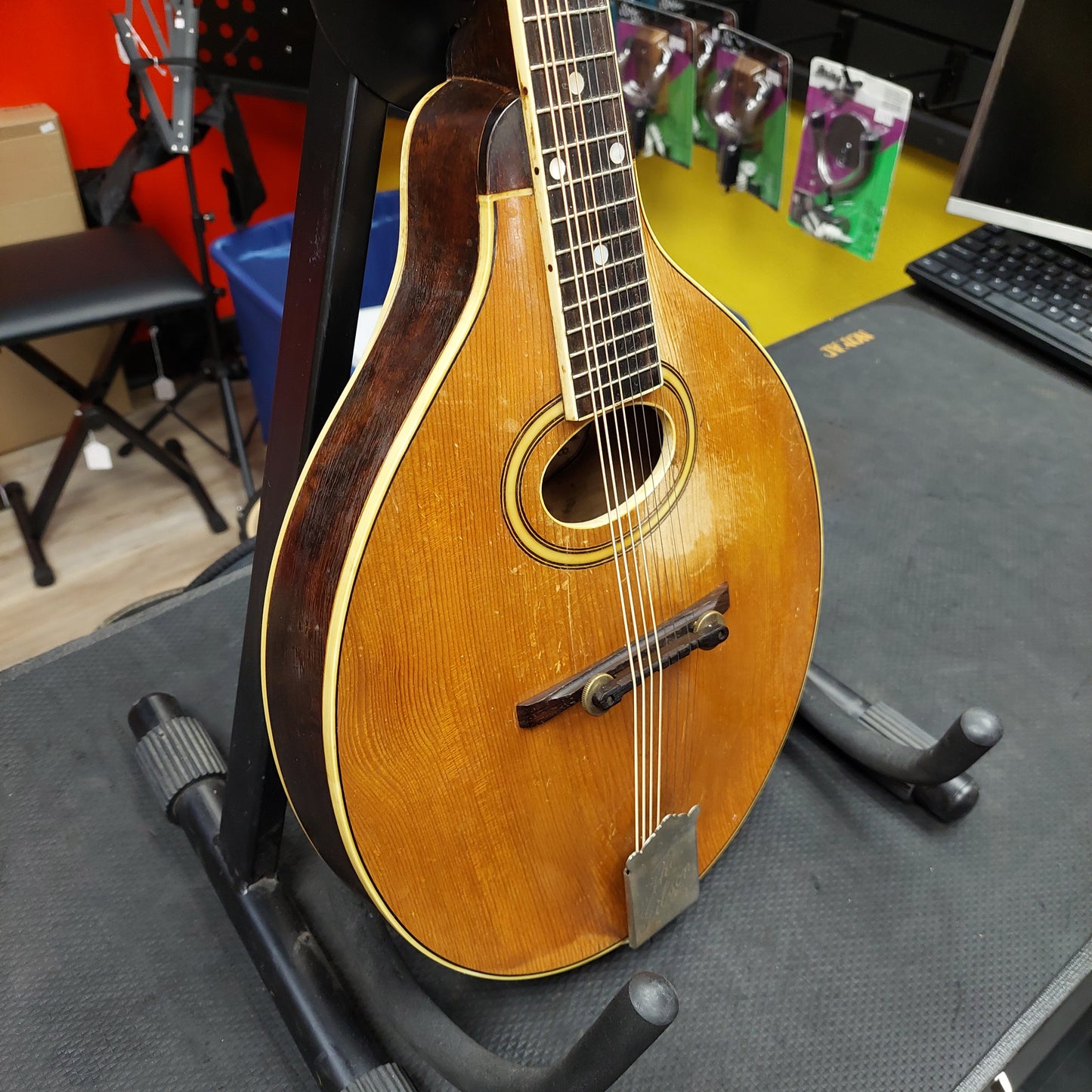 1923 Gibson A2-Z Mandolin w/ Vintage Case SN# 75658