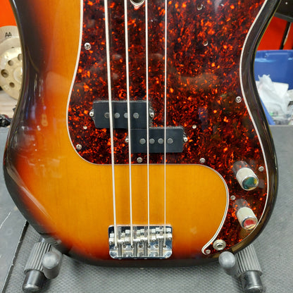 1999 Fender American Standard 4-String P-Bass - 2 Tone Sunburst w/ Hard Case SN# N9400139