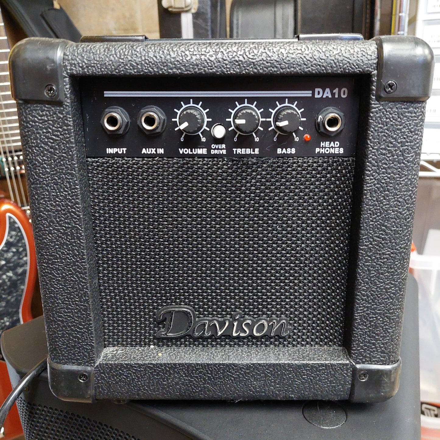 DAVISON DA-10 GUITAR AMP (USED)