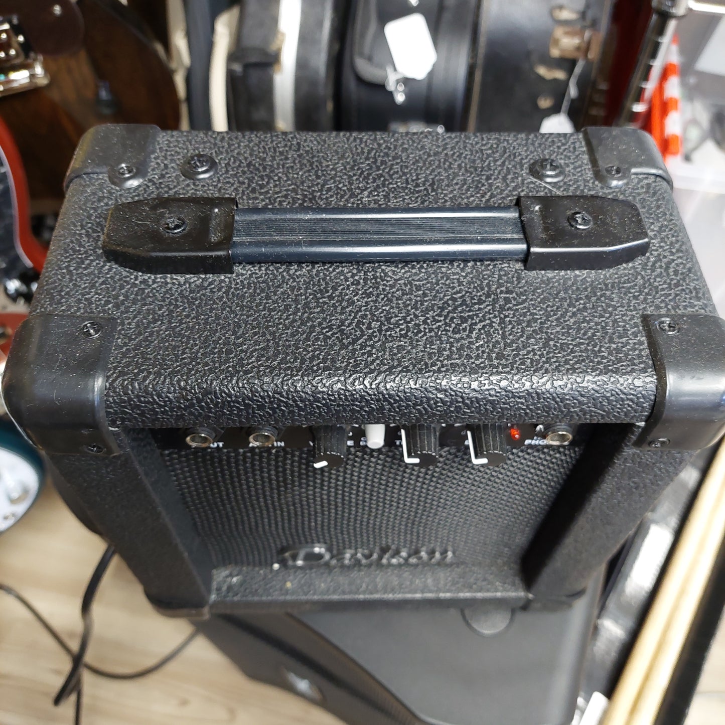 DAVISON DA-10 GUITAR AMP (USED)