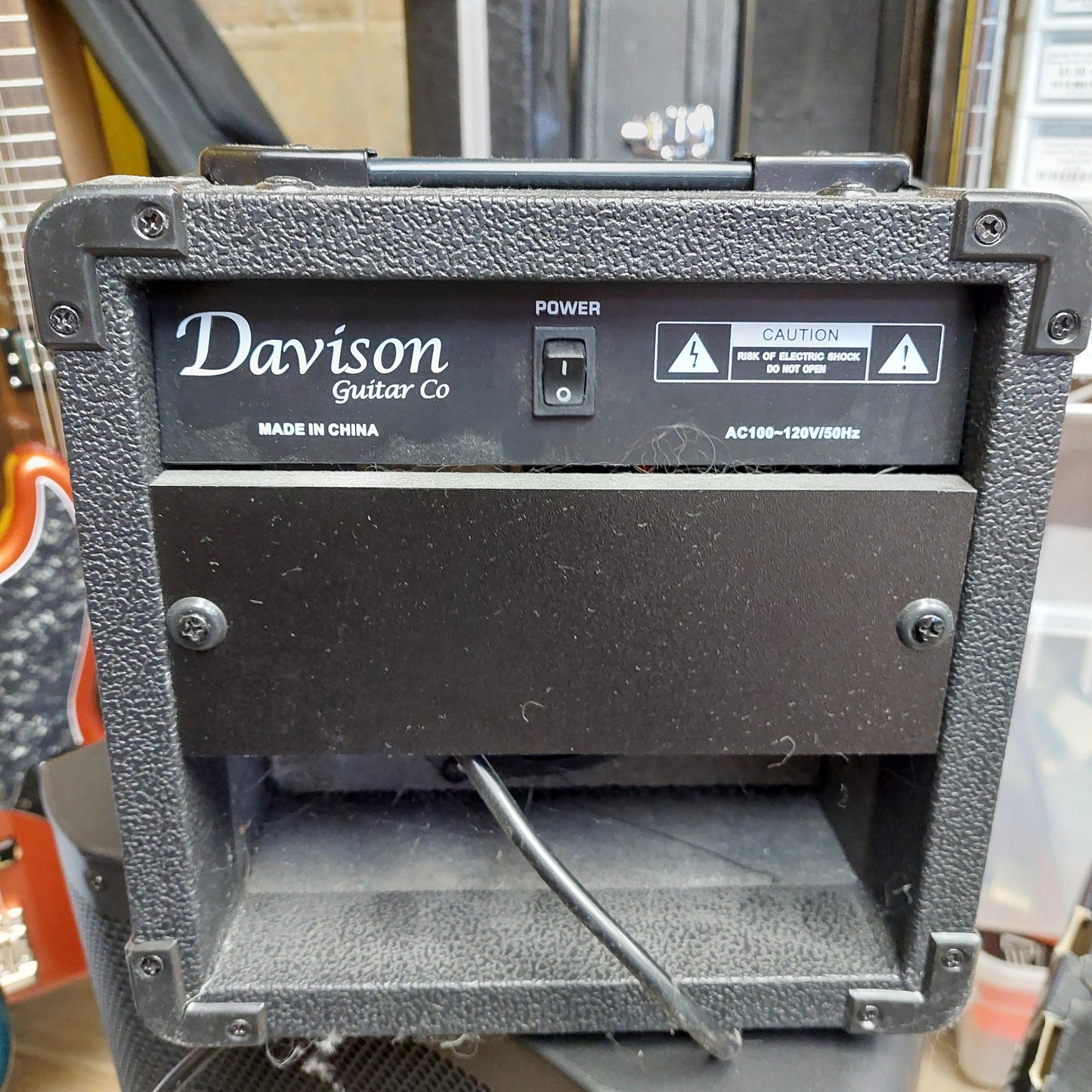 DAVISON DA-10 GUITAR AMP (USED)