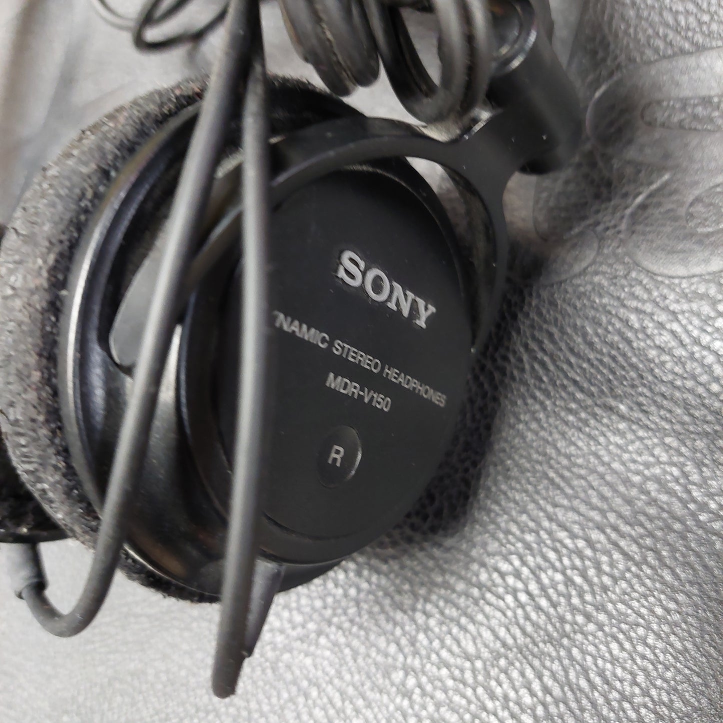 Sony MDR-V150 Headphones (USED)
