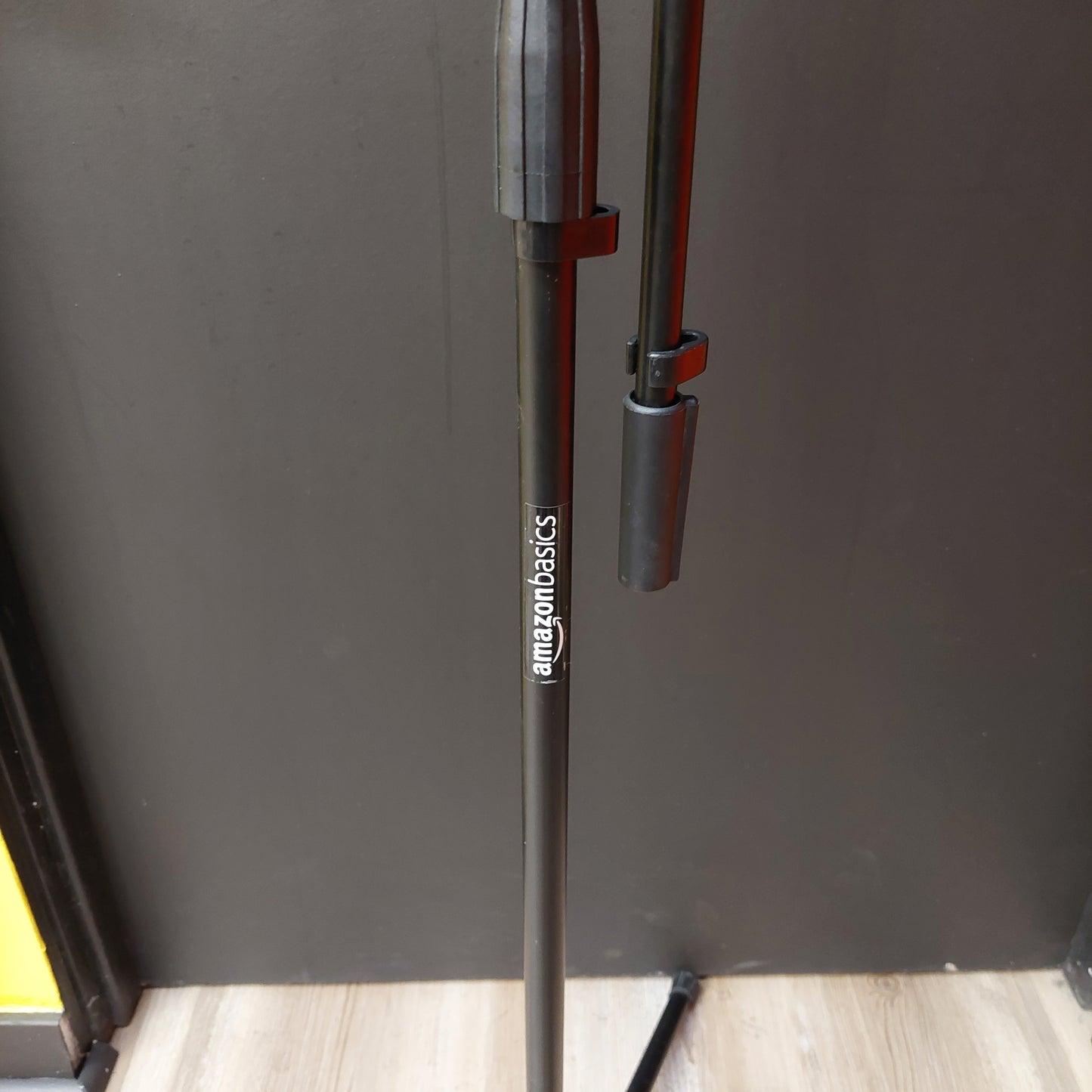 Amazon Basics Microphone Stand (USED)
