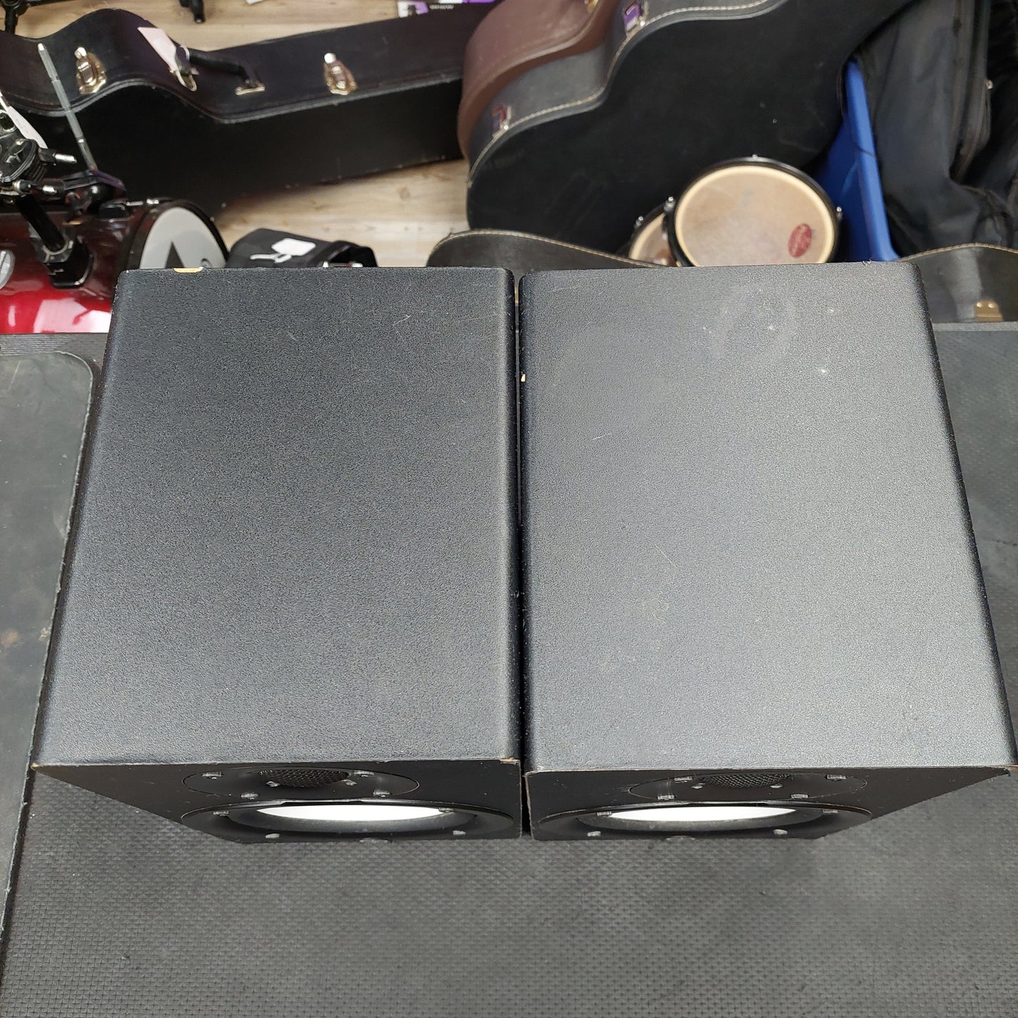 YAMAHA HS8 STUDIO MONITORS "PAIR" - BLACK (USED) SN#(21)NZ03138 SN# (21)NN04055