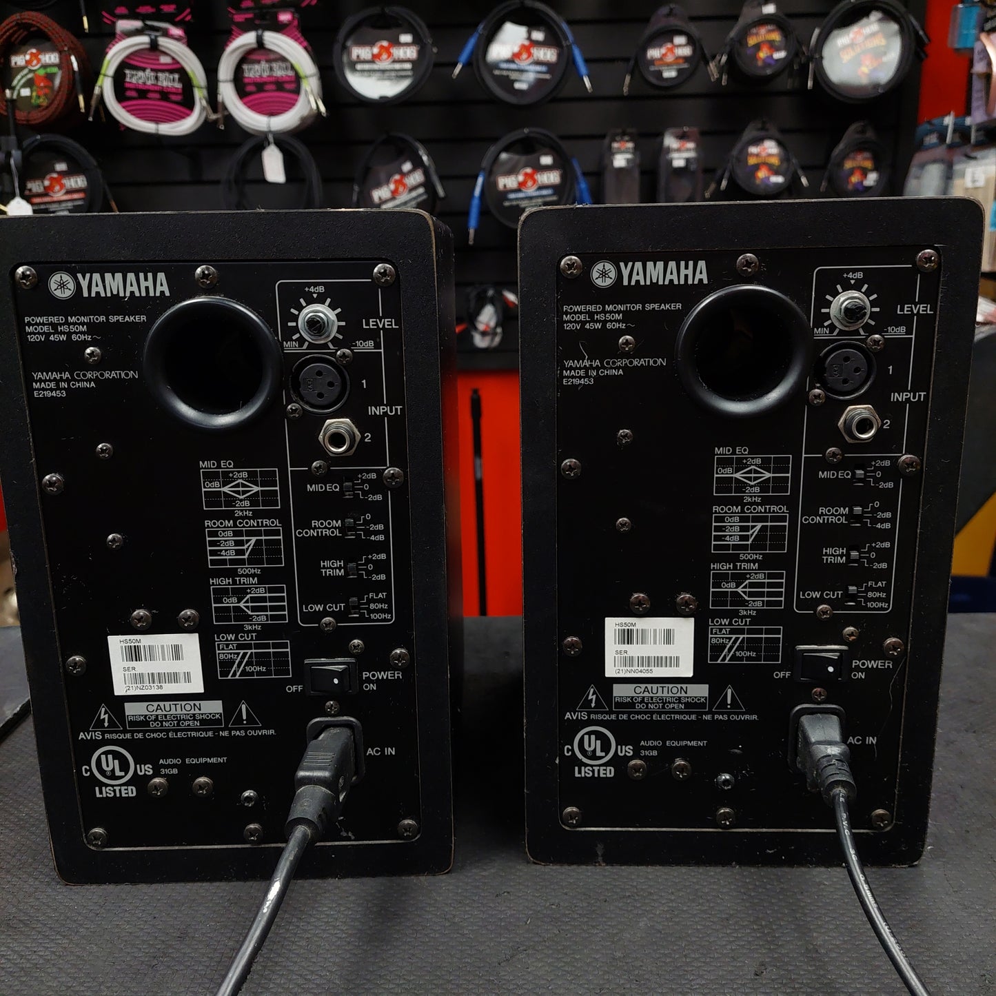 YAMAHA HS8 STUDIO MONITORS "PAIR" - BLACK (USED) SN#(21)NZ03138 SN# (21)NN04055