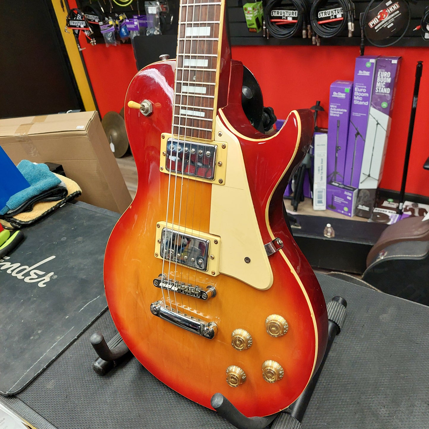 Essex Les Paul Electric Guitar - Sunburst (USED) SN# 99186