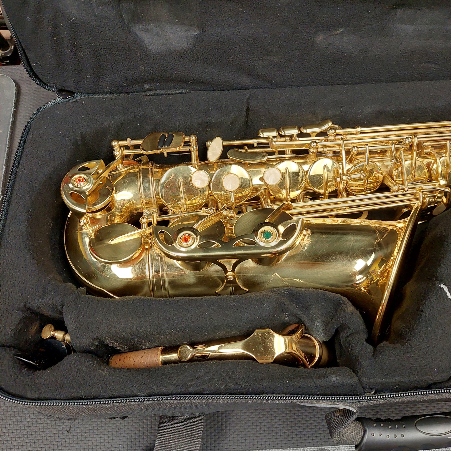 Alto Saxophone w/ Soft Case (USED)