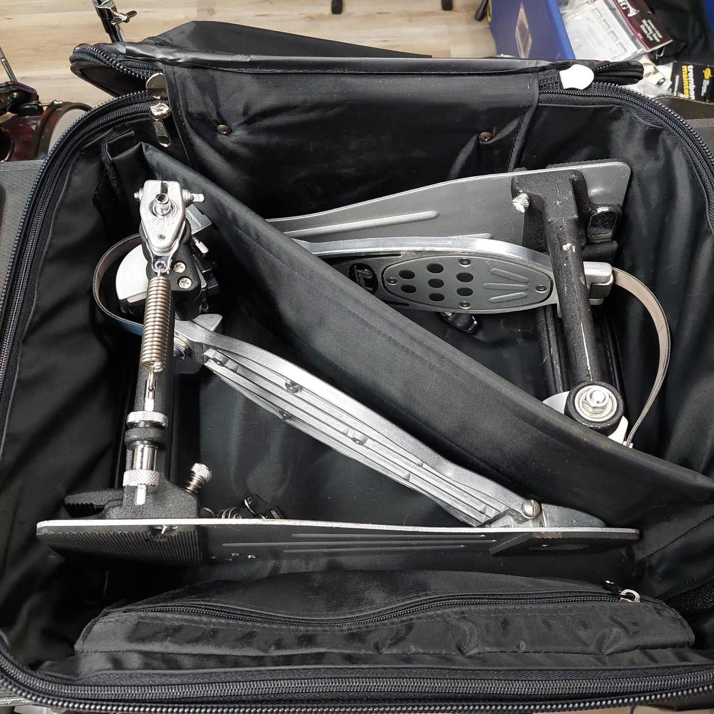 Pearl P1002 Double Kick Pedal w/ Case (USED)
