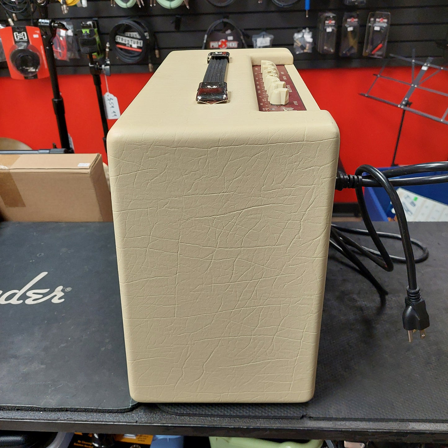 Blackstar Debut 30E Guitar Amplifier (USED) SN# 21UBA240529008