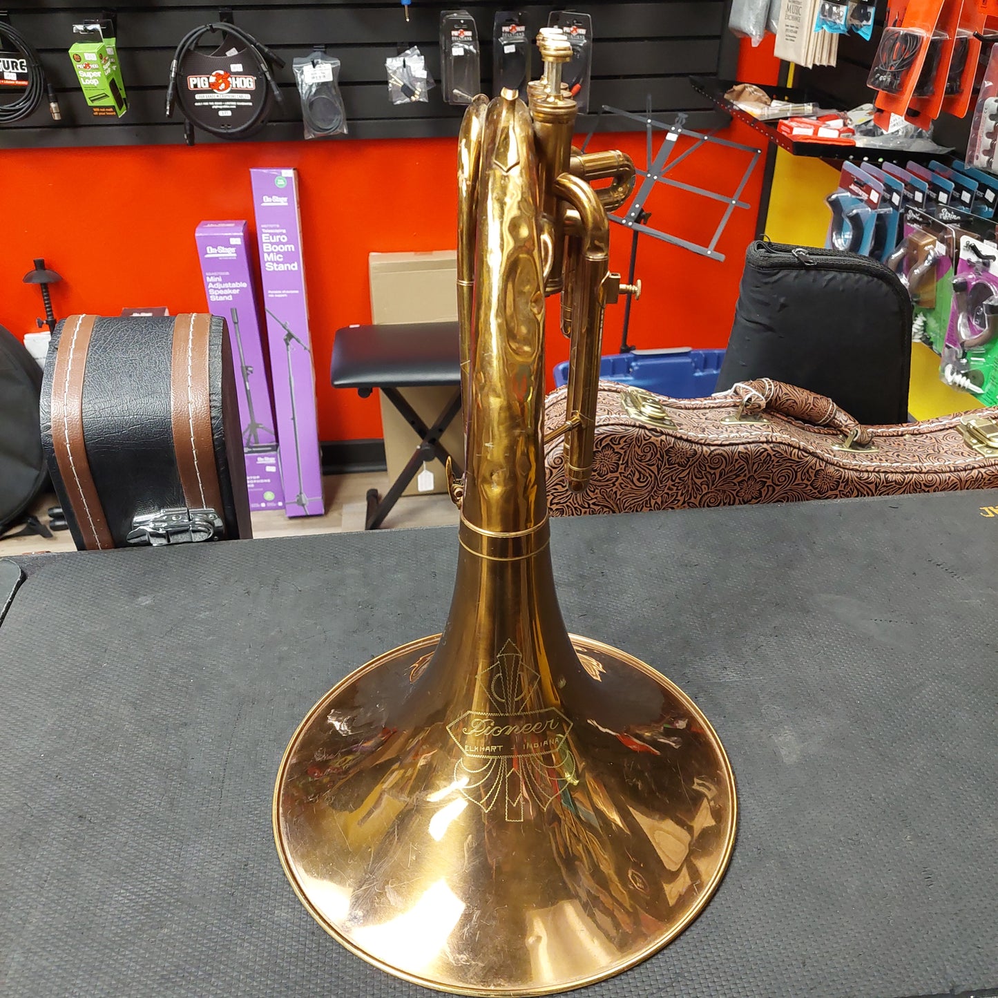 Vintage Pioneer French Horn w/ Mouthpiece (USED)