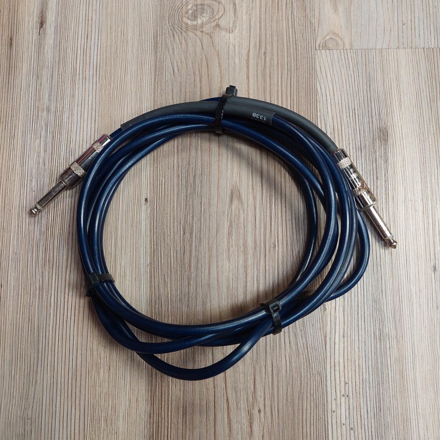 Neutrik Instrument Cable 10 Feet - Blue (USED)