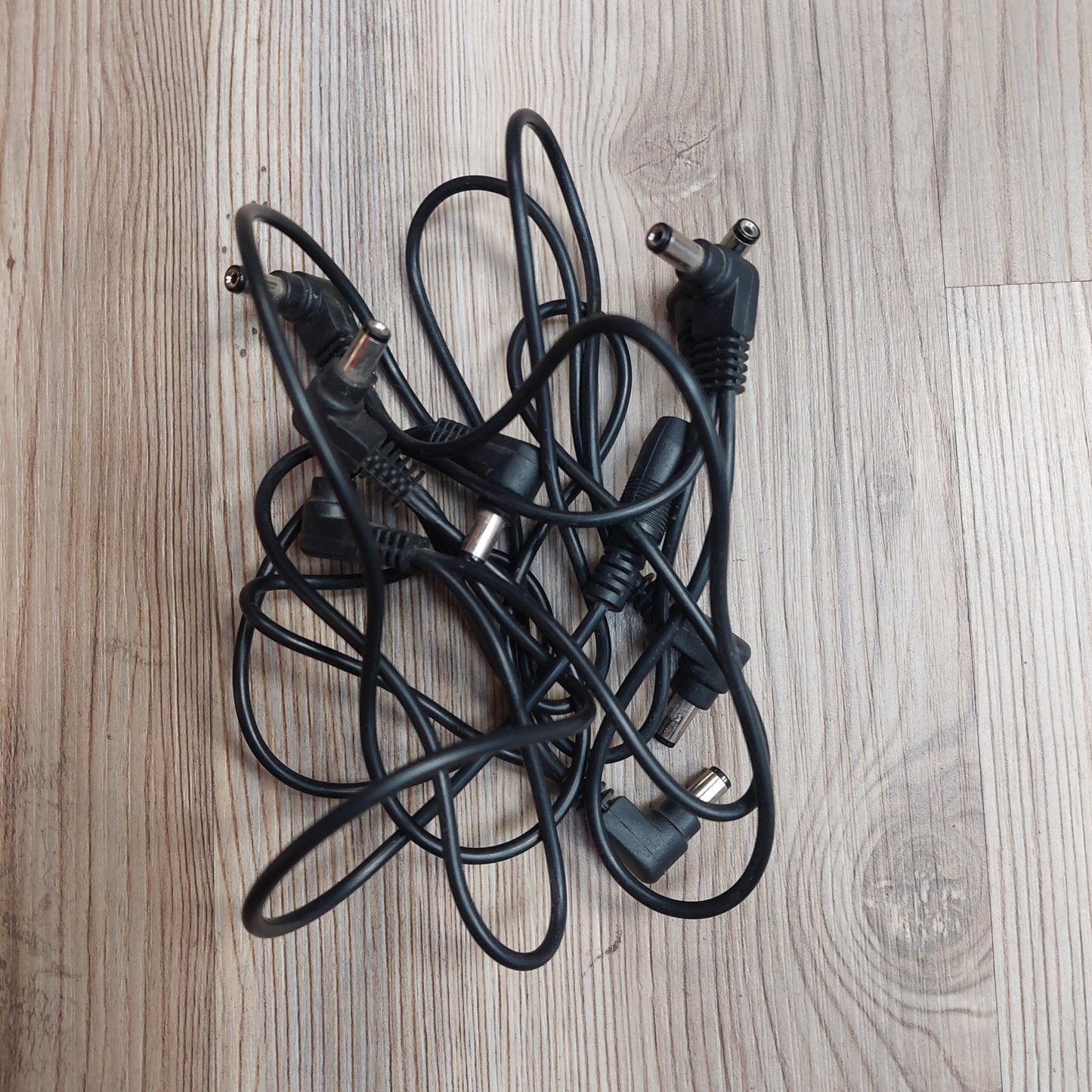 8 Way Daisy Chain Cable - Black (USED)