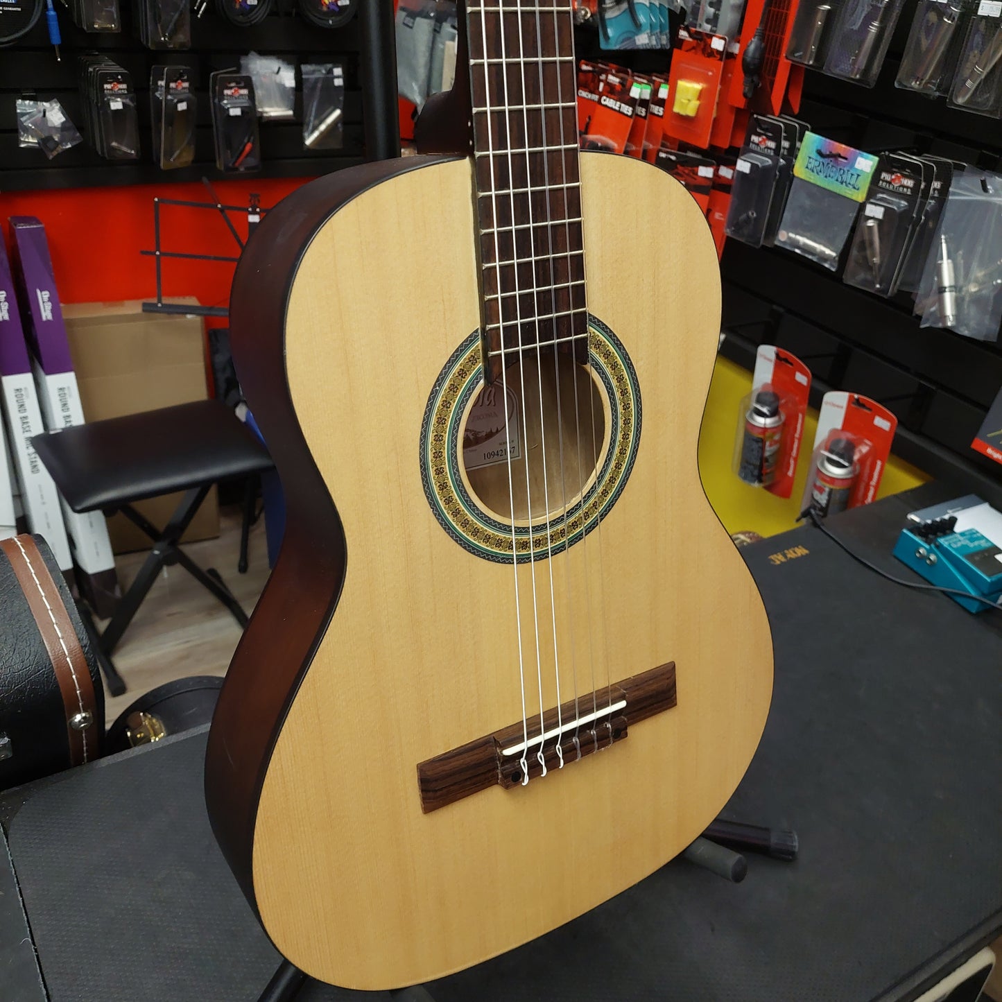 Olympia OC-2 Classical Guitar 3/4 Sized - Natural w/ Gig Bag SN# 10942167