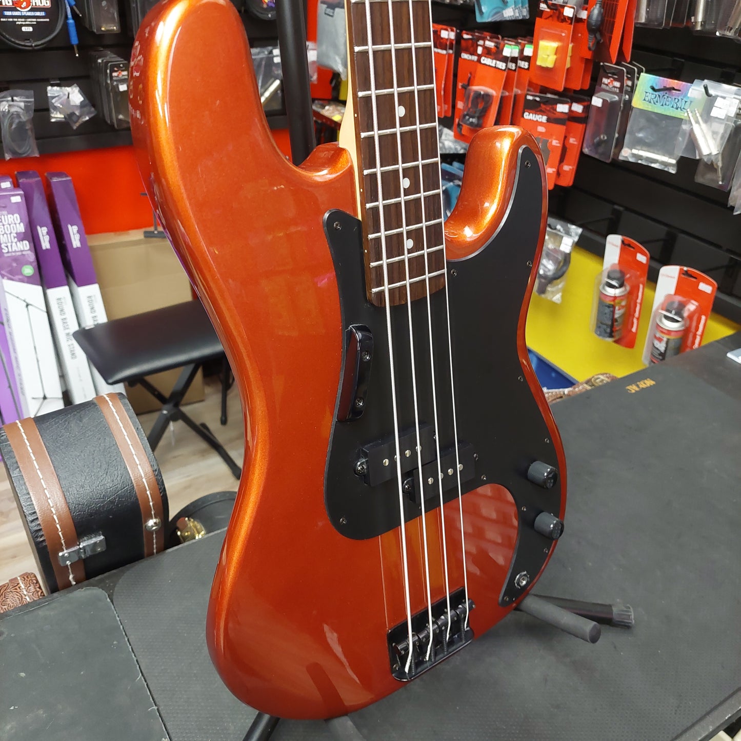 Focus 420S By Kramer Electric Bass - Ruby Sparkle (USED) SN# 96063378